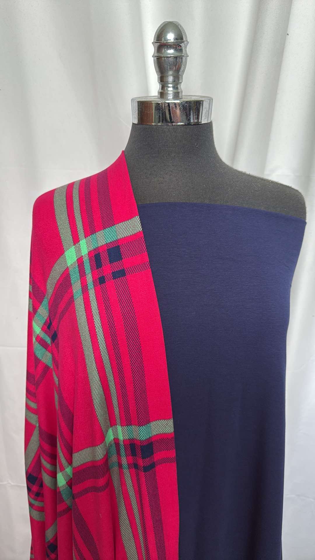 NAVY/FUCHSIA PLAID BUNDLE : 2YD Navy MVC & 2YD Fuchsia Plaid Oakley SK : A26118