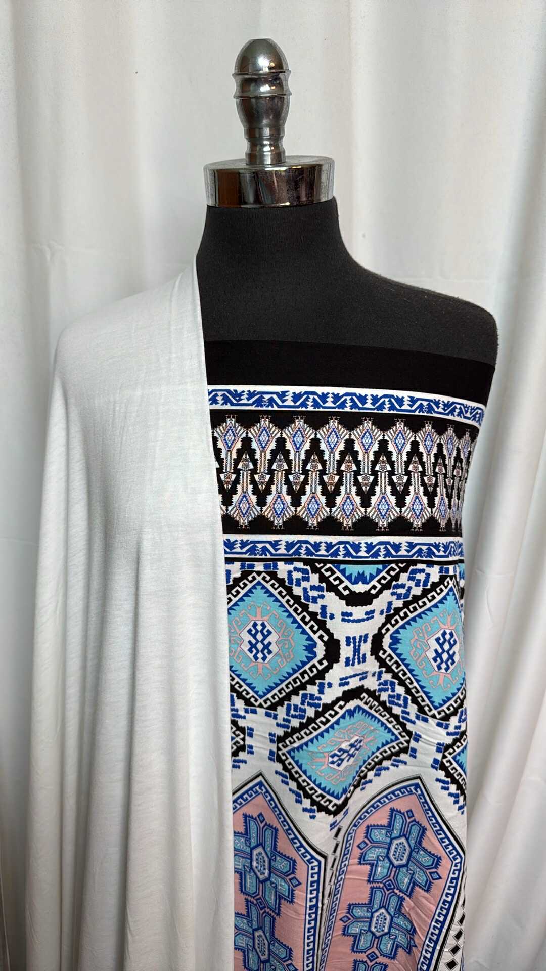 GEOMETRIC DOUBLE-BORDER BUNDLE : 2YD Double-Border Rayon Challis & 2YD PRS Jersey : A27951