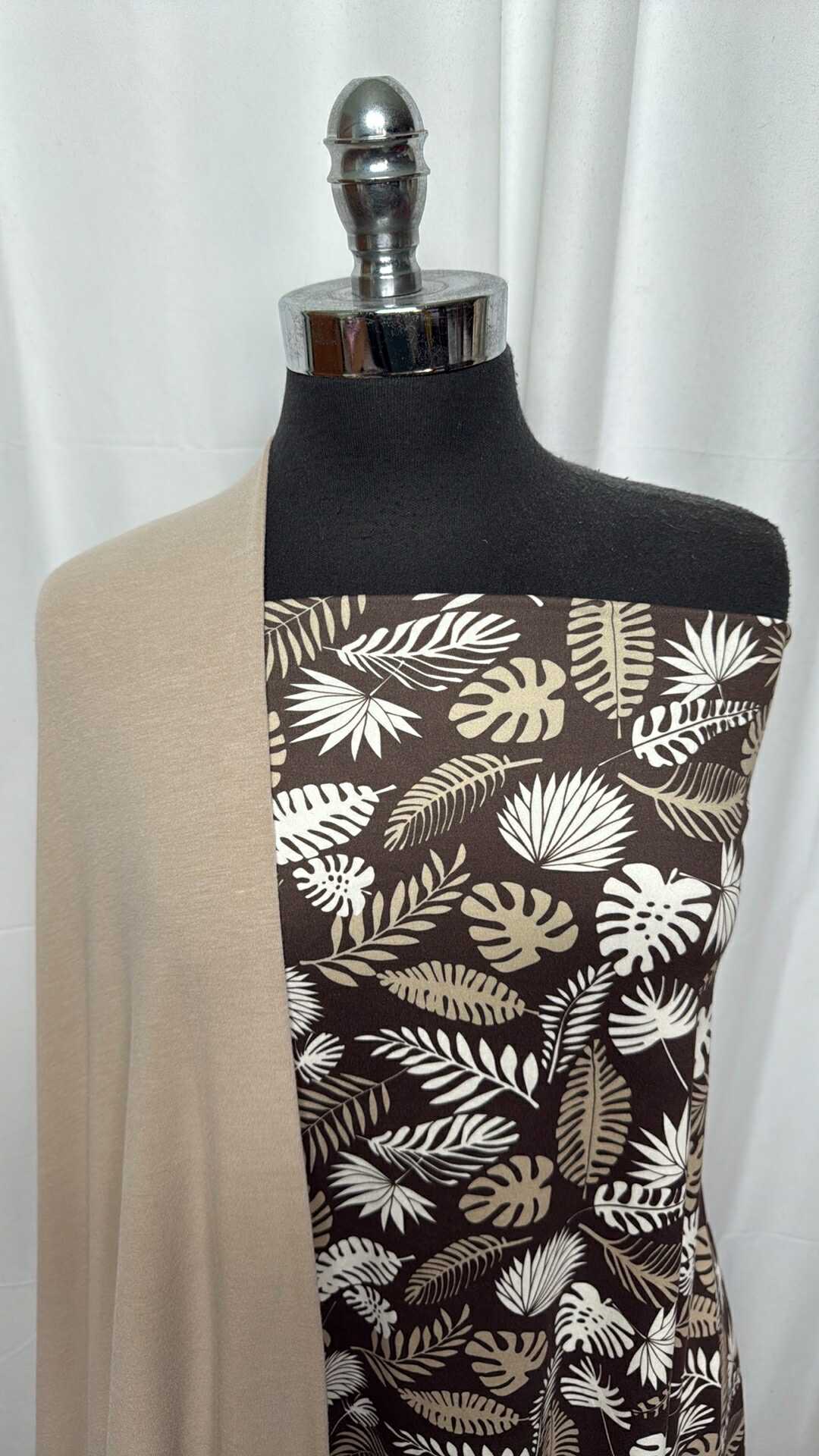 TAN/BROWN LEAVES BUNDLE : 1.5YD Brown Leaves DBP & 2.5YD Tan Spun Poly : A27480