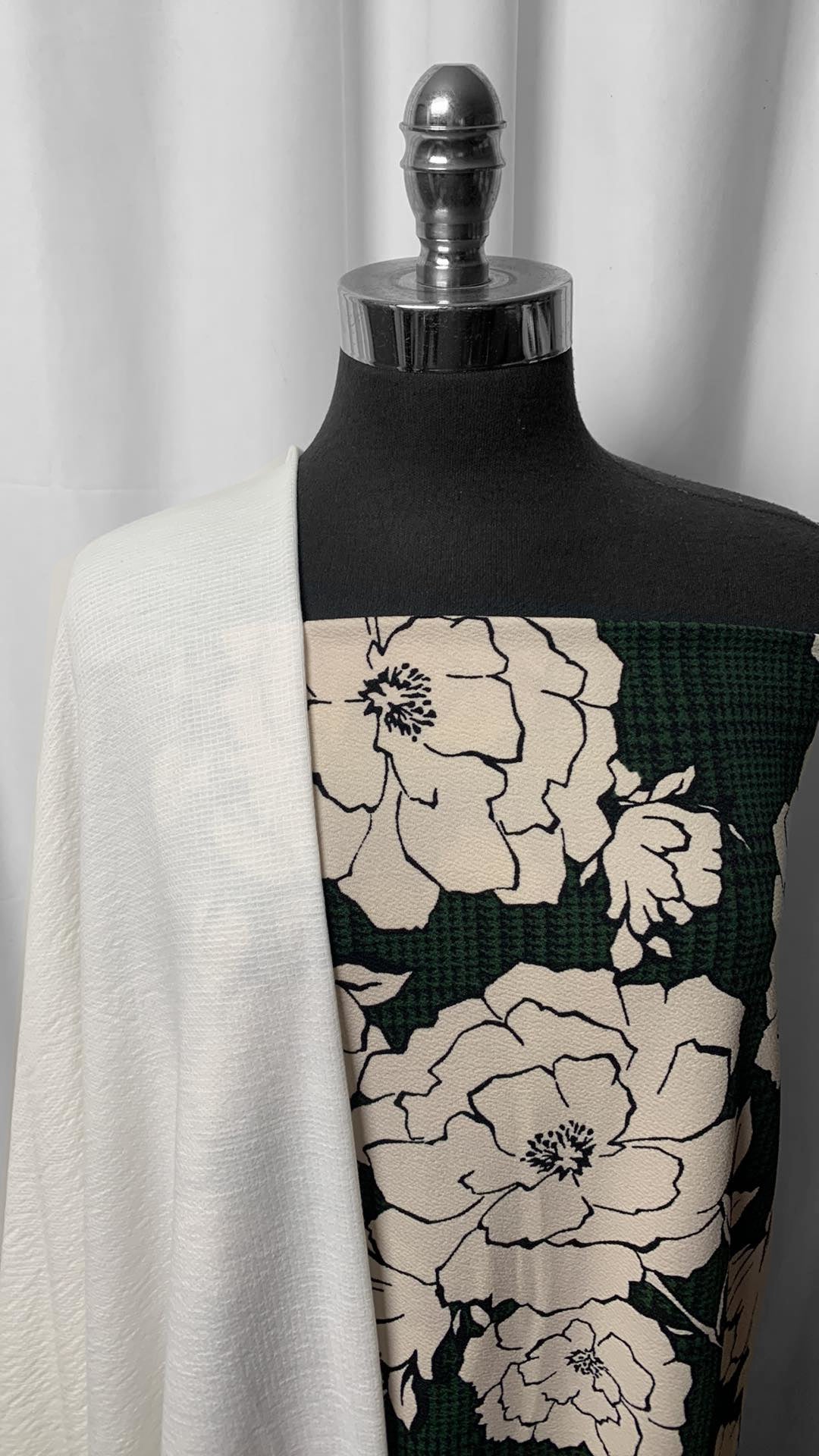 FLORAL/GAUZE BUNDLE : 2YD Ivory Knit Gauze & 2YD Floral Liverpool : A25047