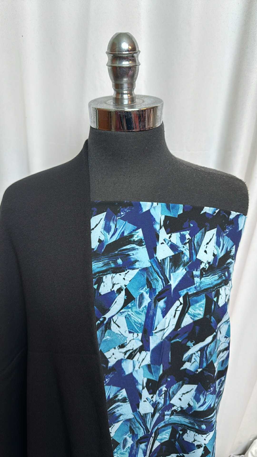 BLACK/BLUE ABSTRACT BUNDLE : 1.5YD Black Sweatshirt Fleece & 1YD Blue Abstract Stretch Boardshort : A28131