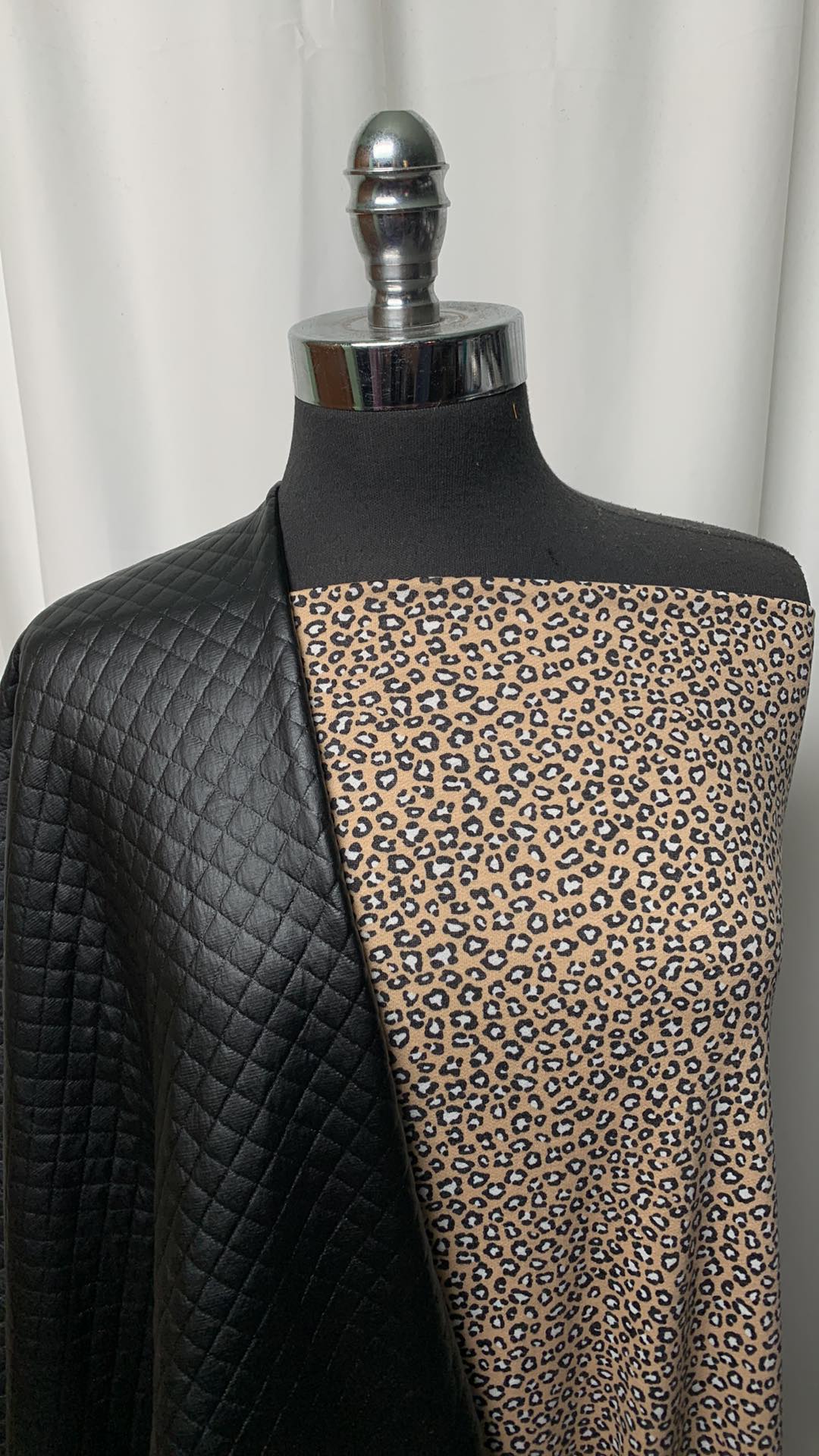 TINY LEOPARD/QUILTED BUNDLE : 2YD Black Foil Quilted & 2YD Tiny Leopard PRS FT : A1752