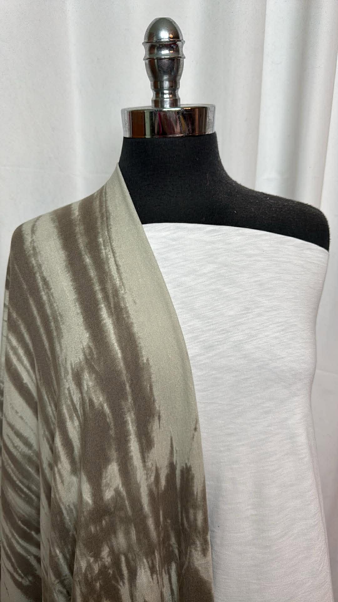 TIE DYE/WHITE SLUB BUNDLE : 3YD Tie Dye Oakley SK & 1.5YD White R/S Slub : A30091