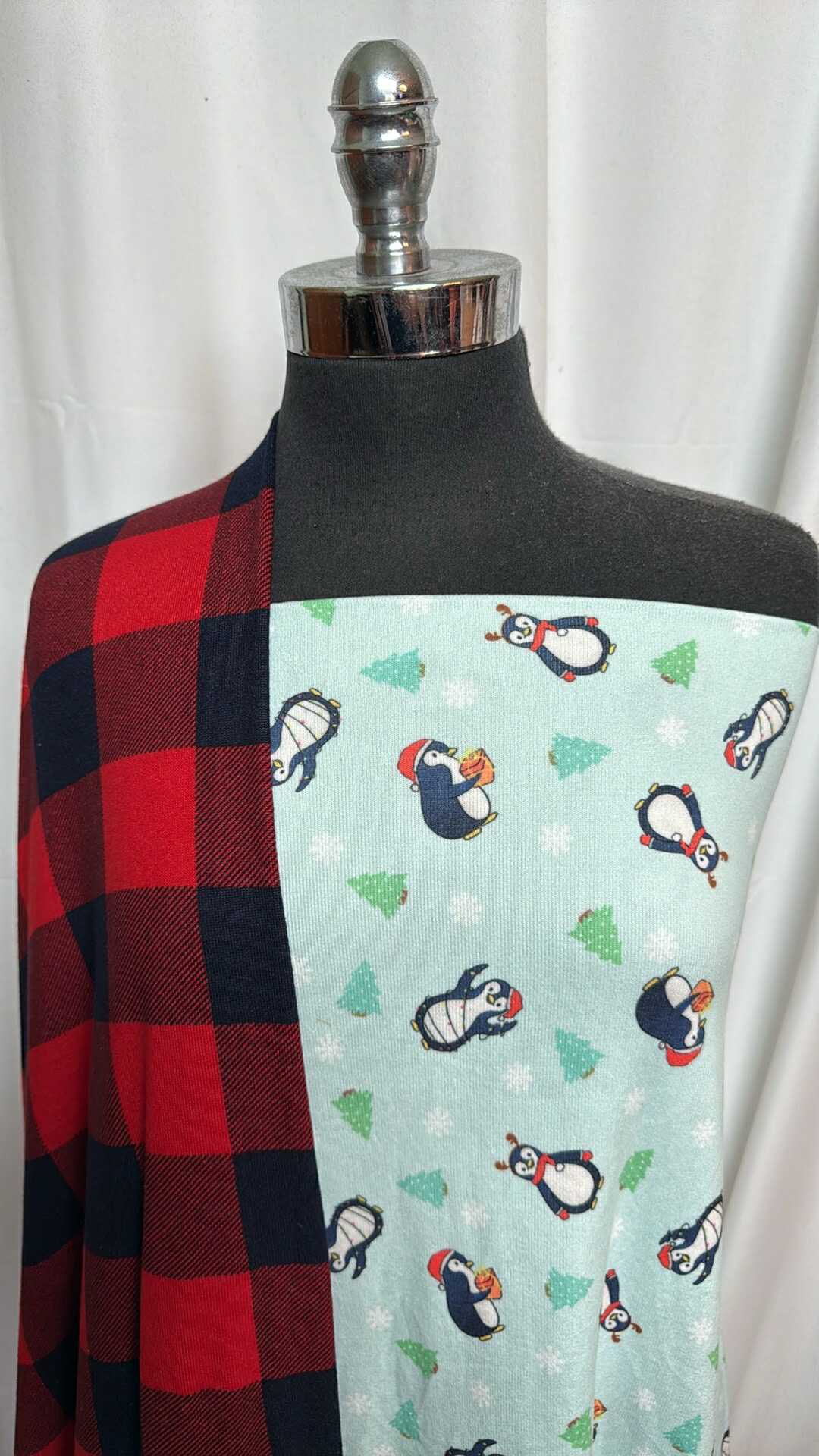 PLAID/PENGUINS BUNDLE : 2YD Buffalo Plaid Brushed Hacci SK & 2YD Penguins Oakley SK : A28235
