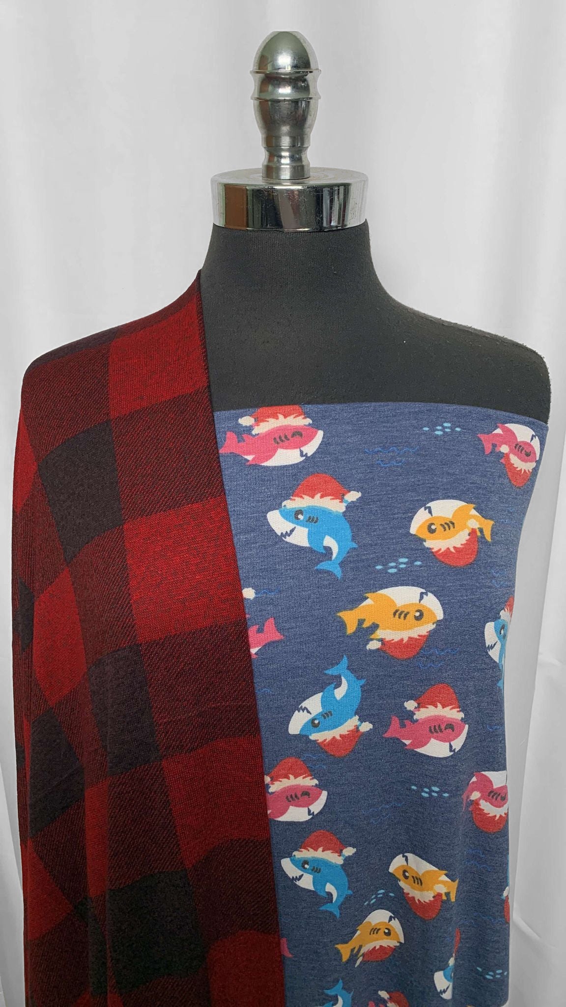 PLAID/SHARK BUNDLE : 2YD Santa Shark PRS FT & 2YD Red Plaid Hacci SK : A25775