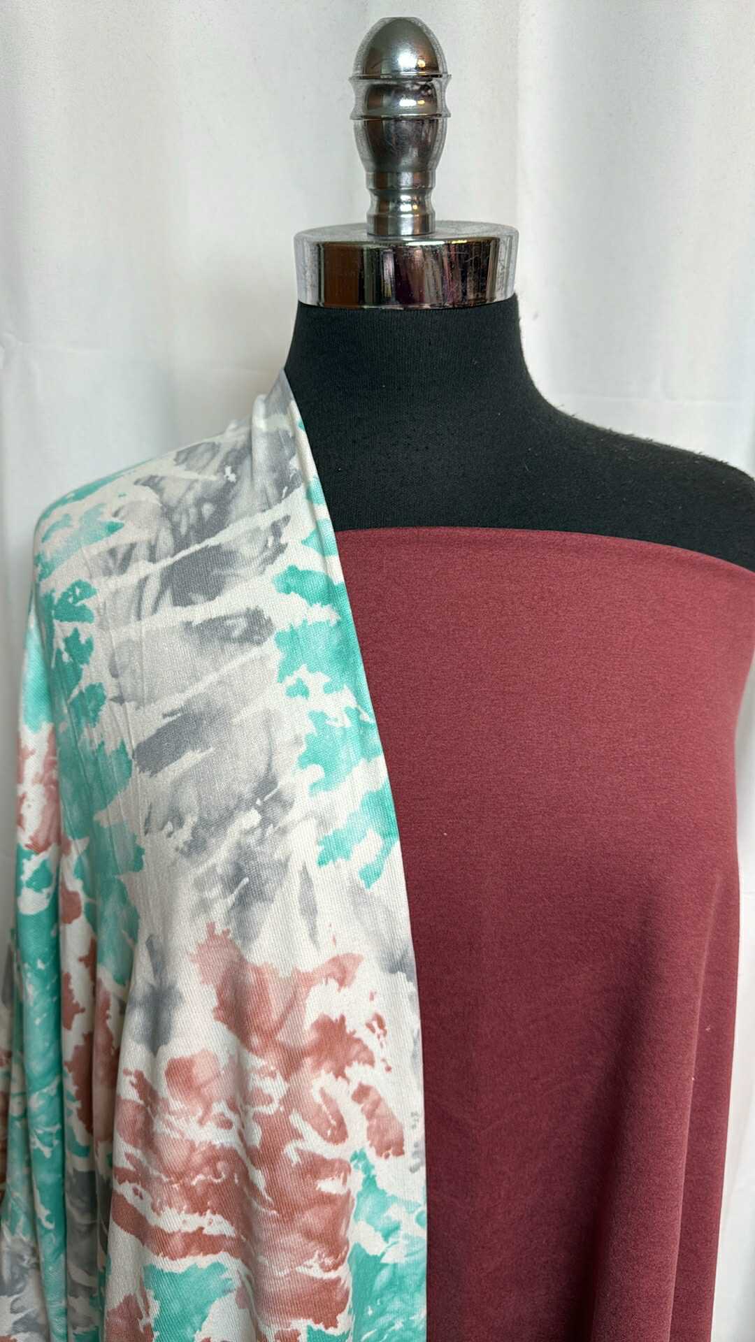 RAISIN/TIE DYE BUNDLE : 2YD Raisin Peached PF & 2YD Tie Dye Oakley SK : A28675