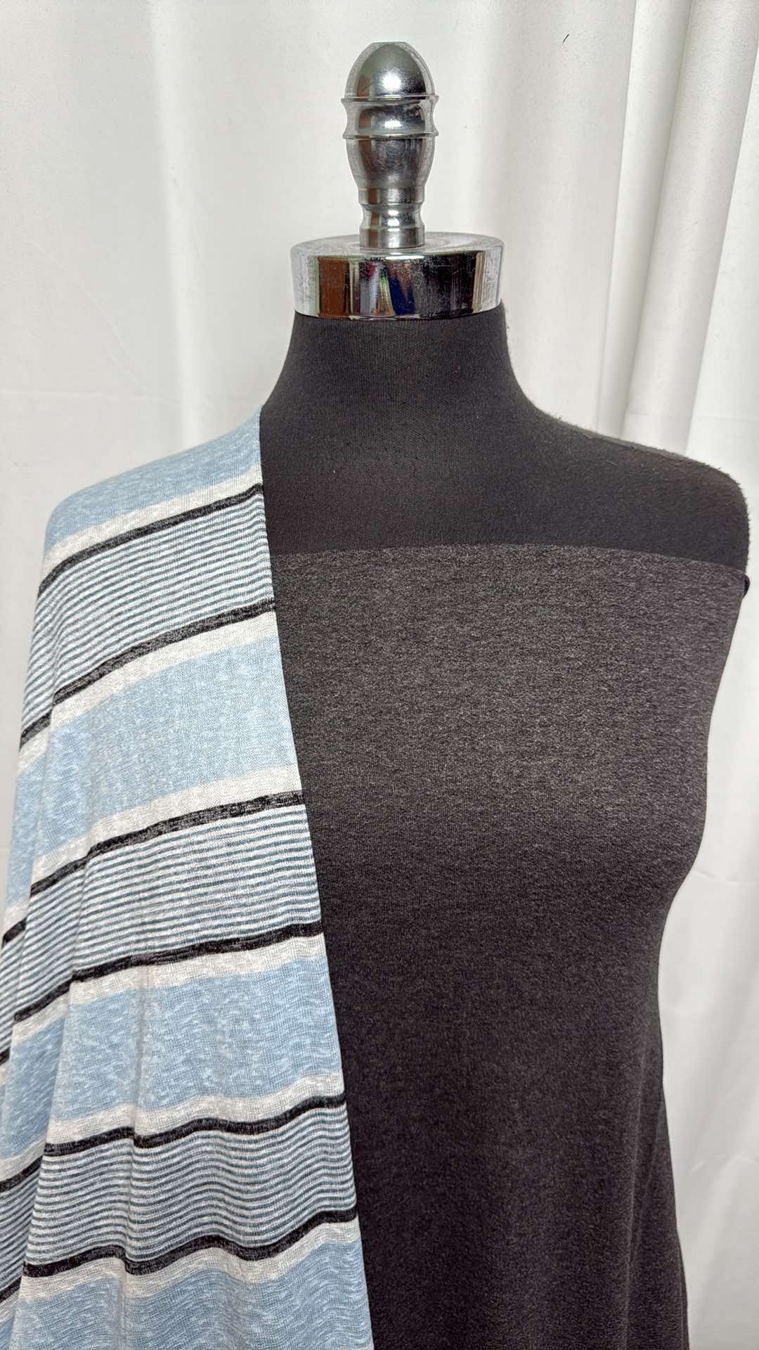CHARCOAL/SLUB STRIPE BUNDLE : 2YD Charcoal R/S & 2YD Stripe Light-Weight Slub SK : A27273