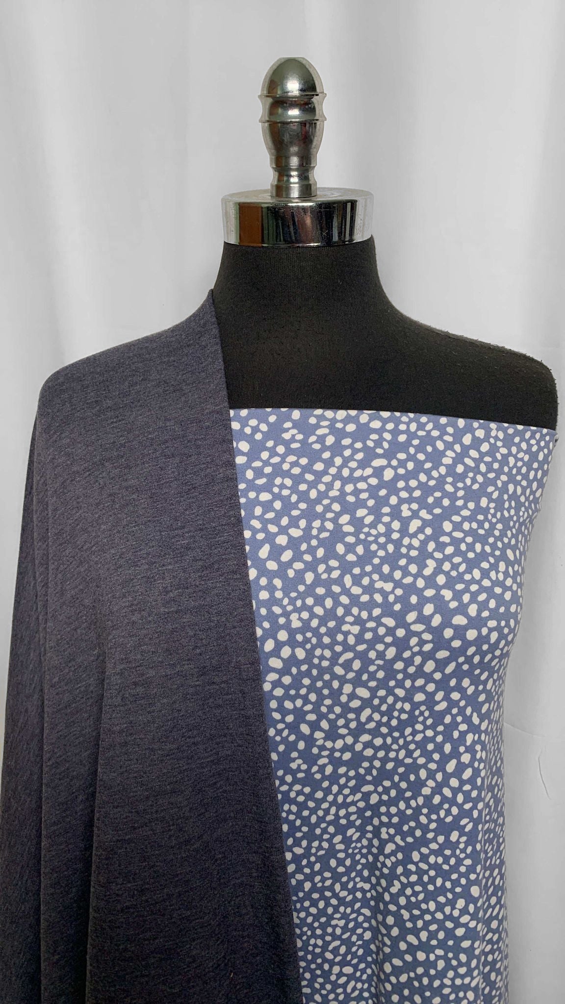 BLUE DOT BUNDLE : 2YD Blue Dot DBP & 2YD Navy Sweatshirt Fleece : A25692