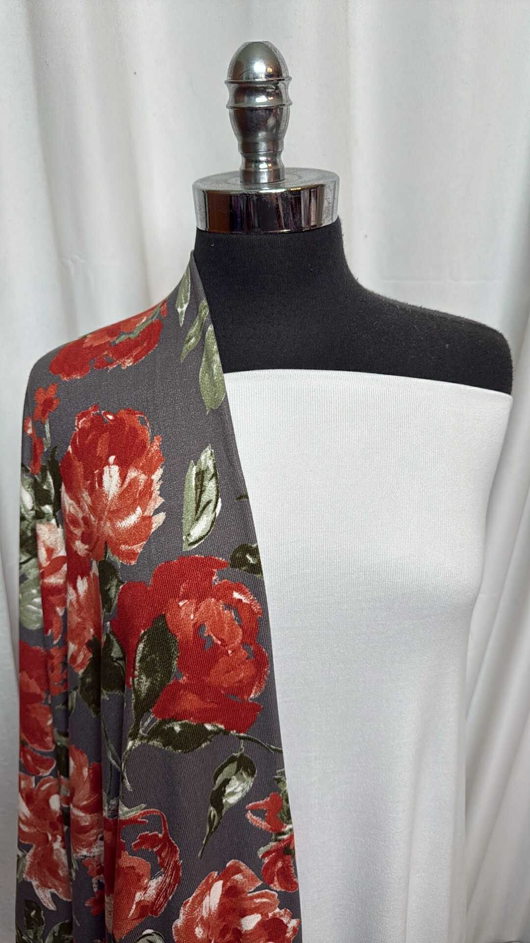 IVORY/GREY FLORAL BUNDLE : 2YD Grey Floral Oakley SK & 2YD Ivory Oakley SK : A28393