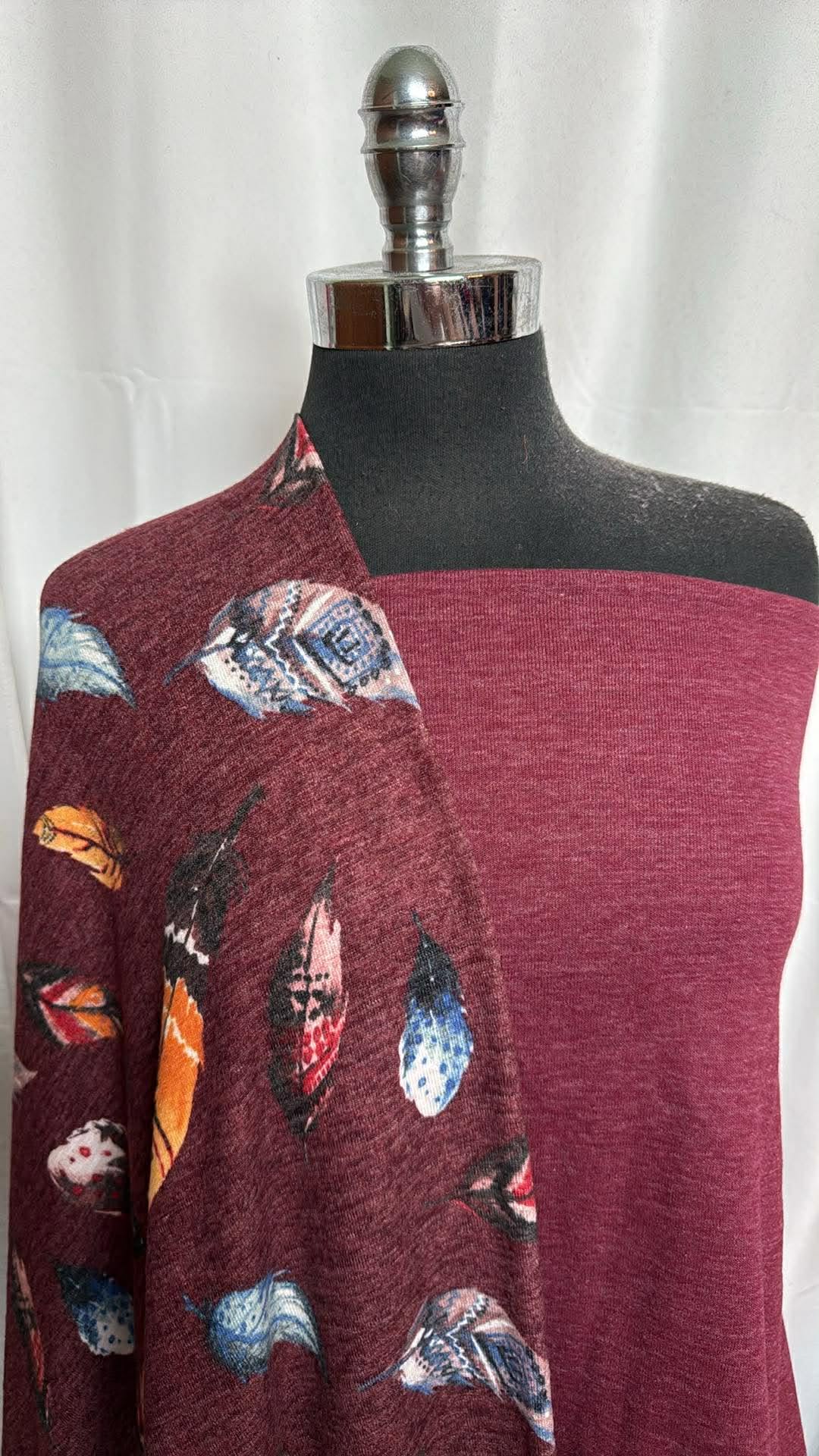 BURGUNDY FEATHERS BUNDLE : 2YD Burgundy Feathers Brushed Hacci SK & 2YD Burgundy Sweatshirt Fleece (72" Wide) : A30037