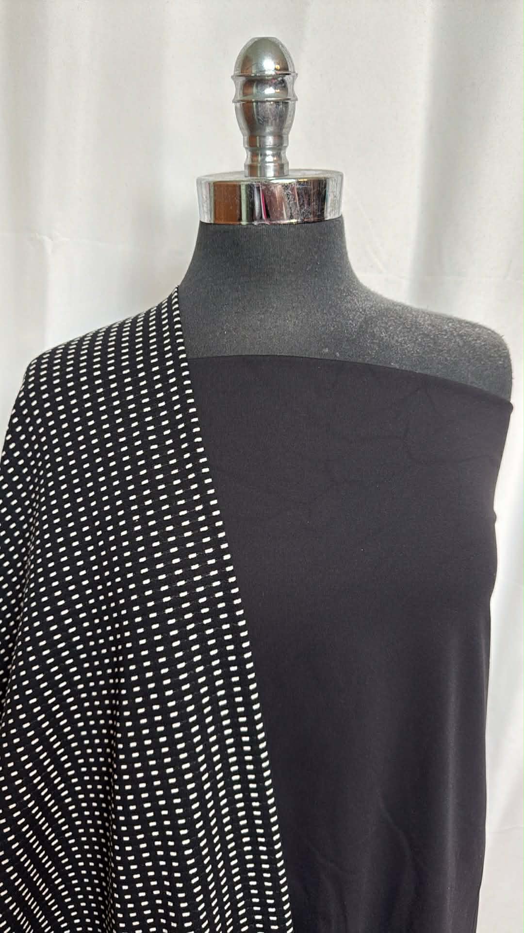 BLACK/WHITE JACQUARD BUNDLE : 2YD Black/White P/S Jacquard & 2YD Black Heavy Supplex : A29638