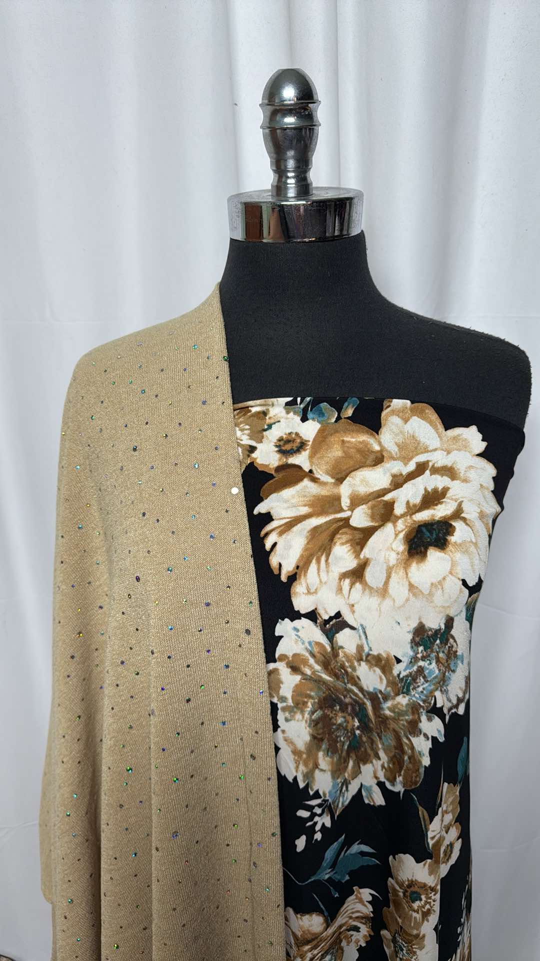 TAUPE FOIL/FLORAL BUNDLE : 2YD Taupe Foil Dot Hacci SK & 1+YD Floral ITY : A26803