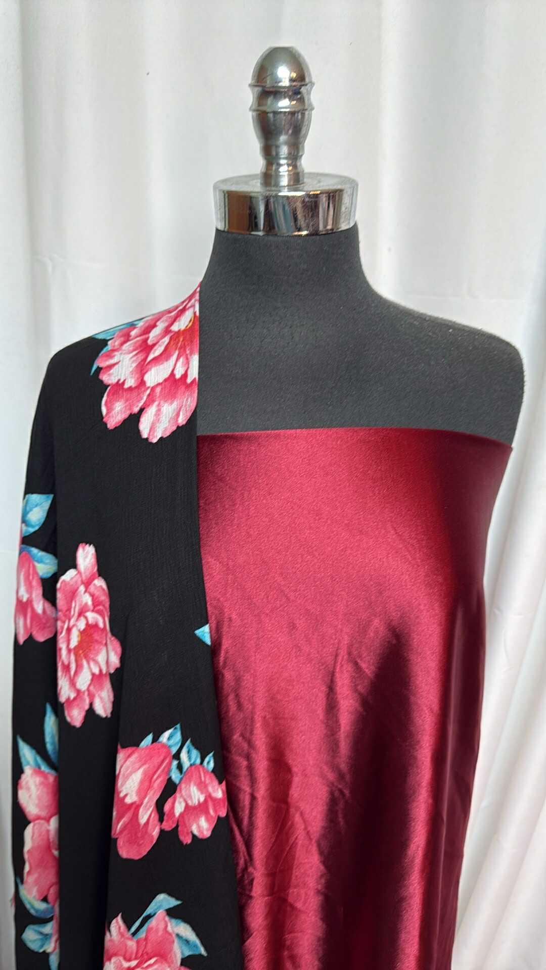 RED CASINO/FLORAL BUNDLE : 2YD Red Casino & 2YD Floral Poly Woven : A27953