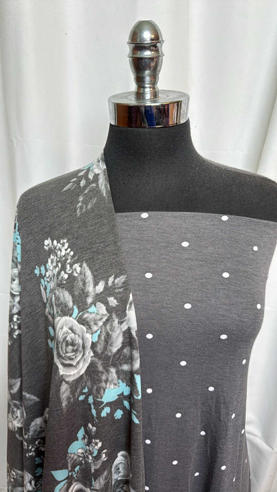 CHARCOAL FLORAL/DOT BUNDLE : 2.5YD Charcoal Floral PRS FT & 2YD Charcoal Dot PRS Jersey : A28248