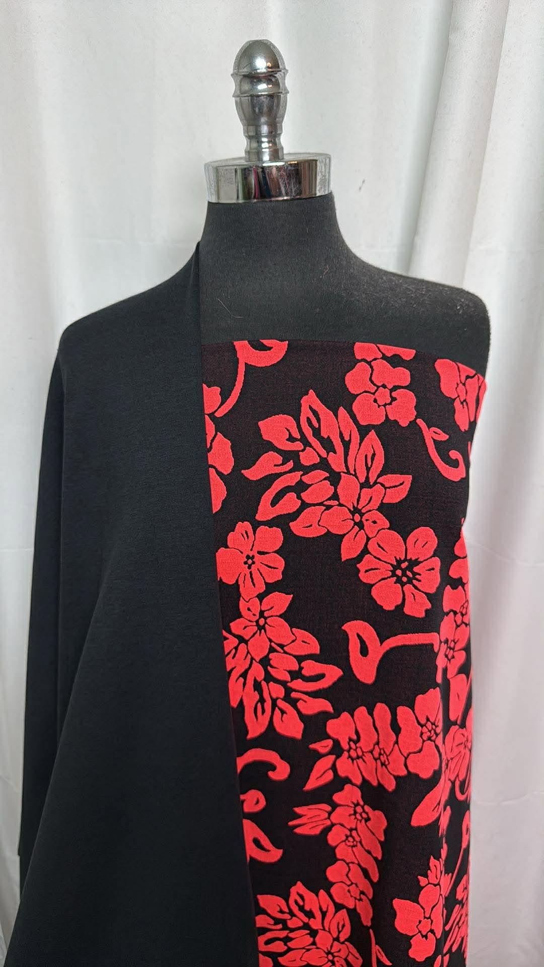 BLACK/HOT PINK FLORAL BUNDLE : 2YD Hot Pink/Black Floral Jacquard P/S DK & 2YD Black 2-Tone Peached PF : A30399