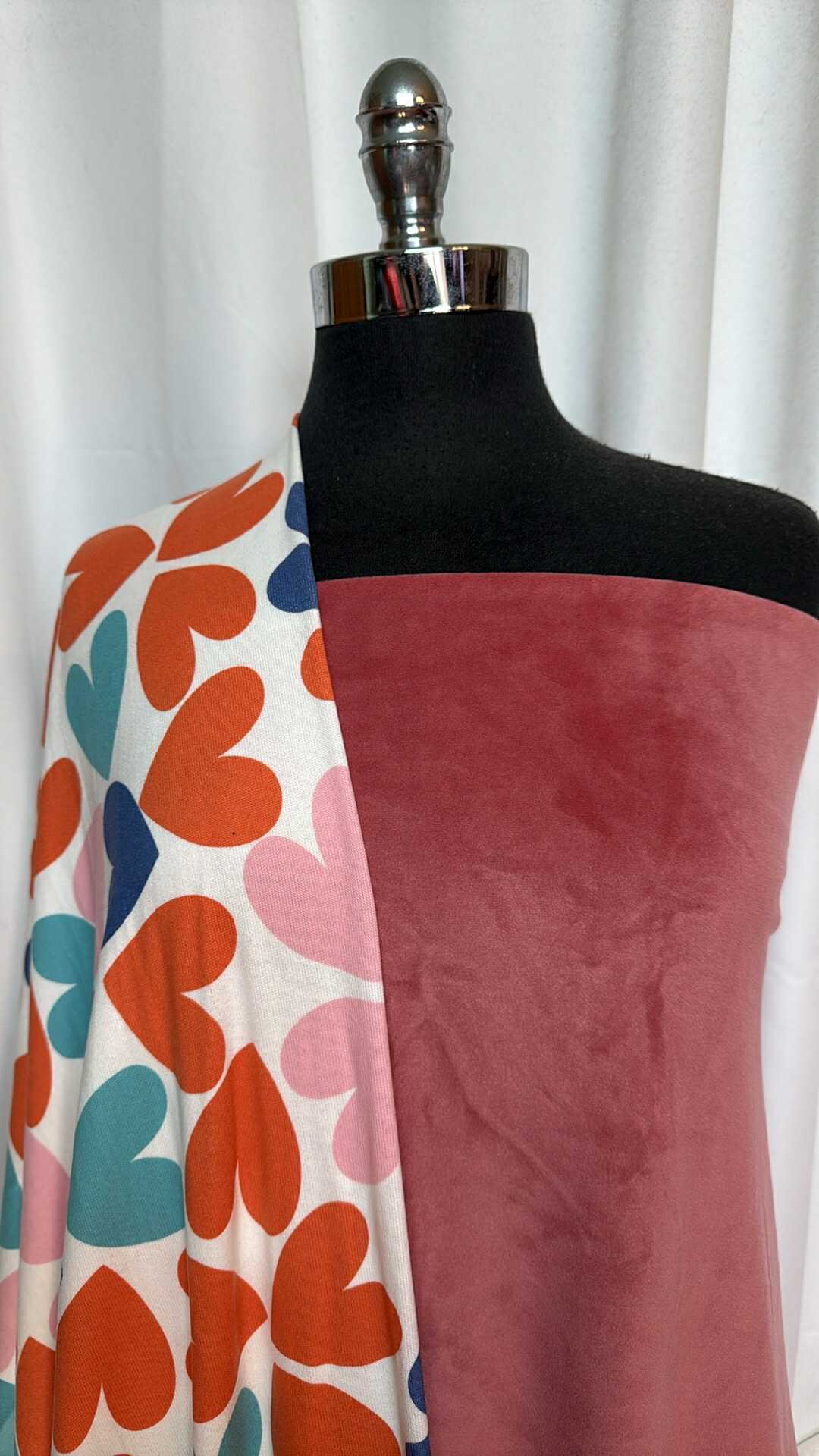 HEART/VELVET BUNDLE : 2YD Velvet Plush & 2YD Heart Oakley SK : A28840