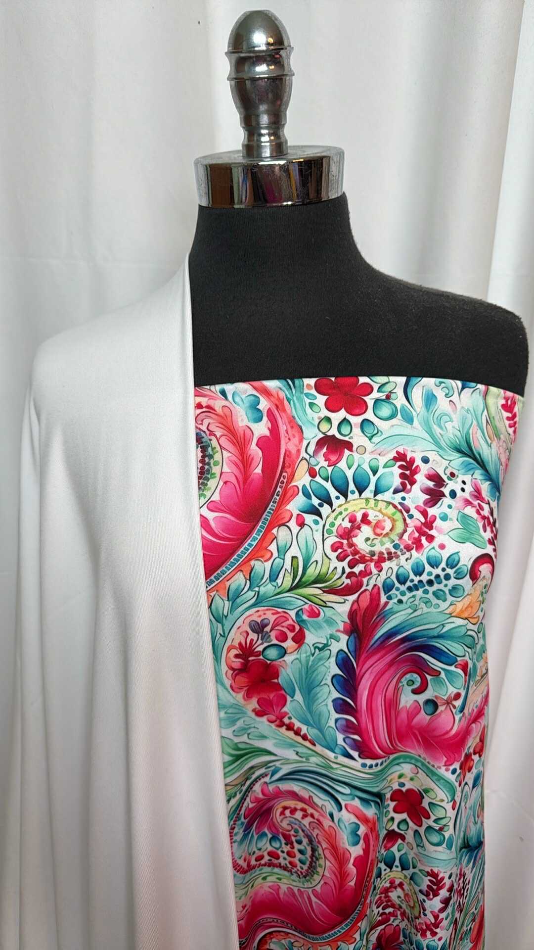 WHITE/DAY PAISLEY BUNDLE : 1+YD Day Paisley 396gsm P/S PF & 1.5YD White PF Rib : A27533