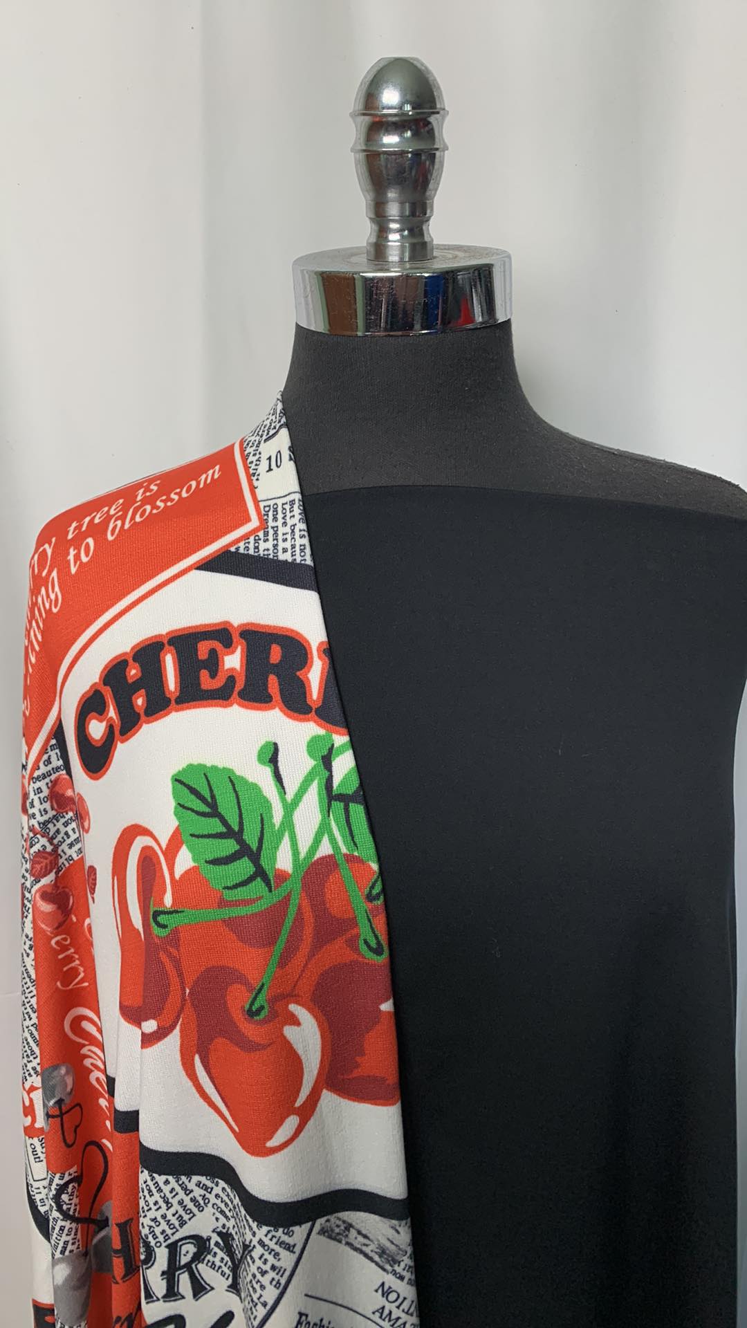 BLACK/CHERRIES BUNDLE : 2YD Cherries Oakley SK & 2YD Black Peached PF : A1977