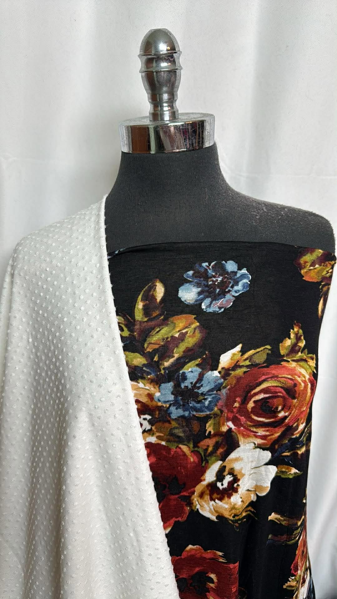 BLACK FLORAL/WHITE DOT BUNDLE : 2YD Black Floral R/S & 2YD White Swiss Dot Jersey : A30039