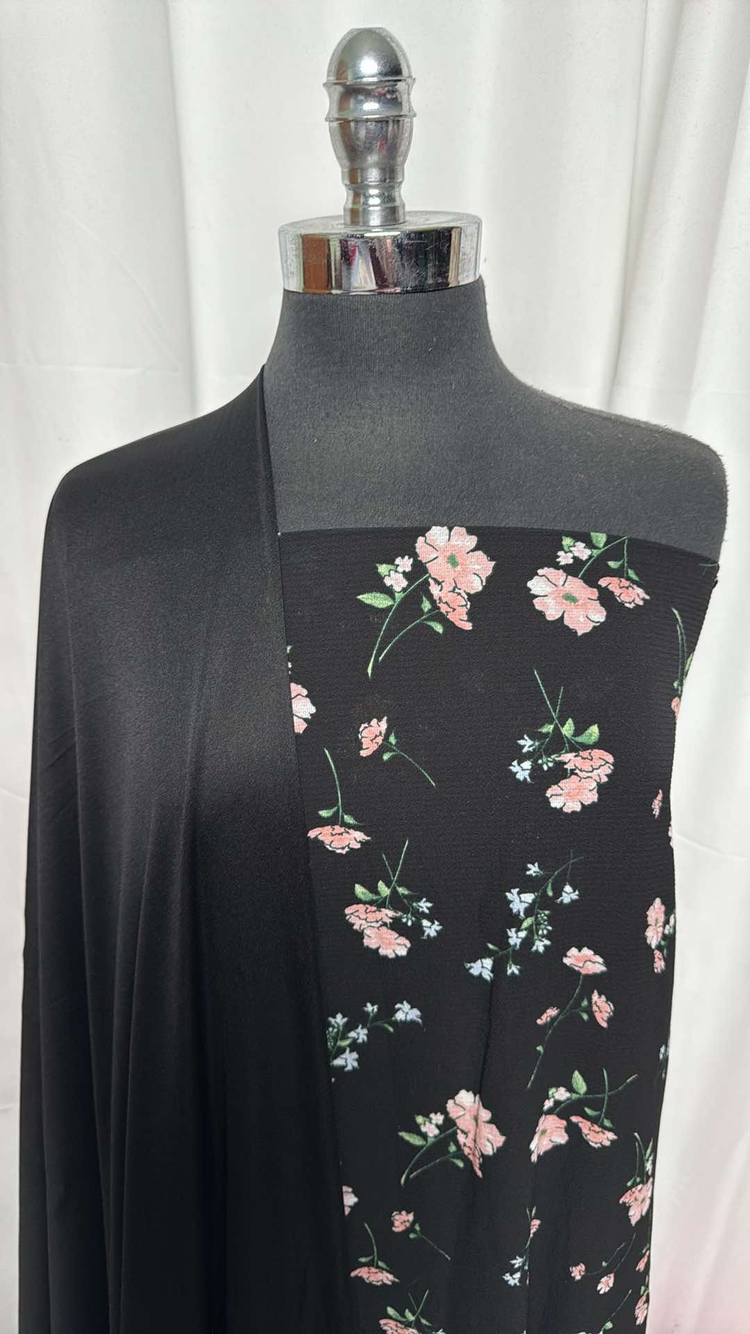 BLACK FLORAL/LINING BUNDLE : 4YD Black Floral Bubble Crepe & 2YD Black Poly Interlock Lining : A27324