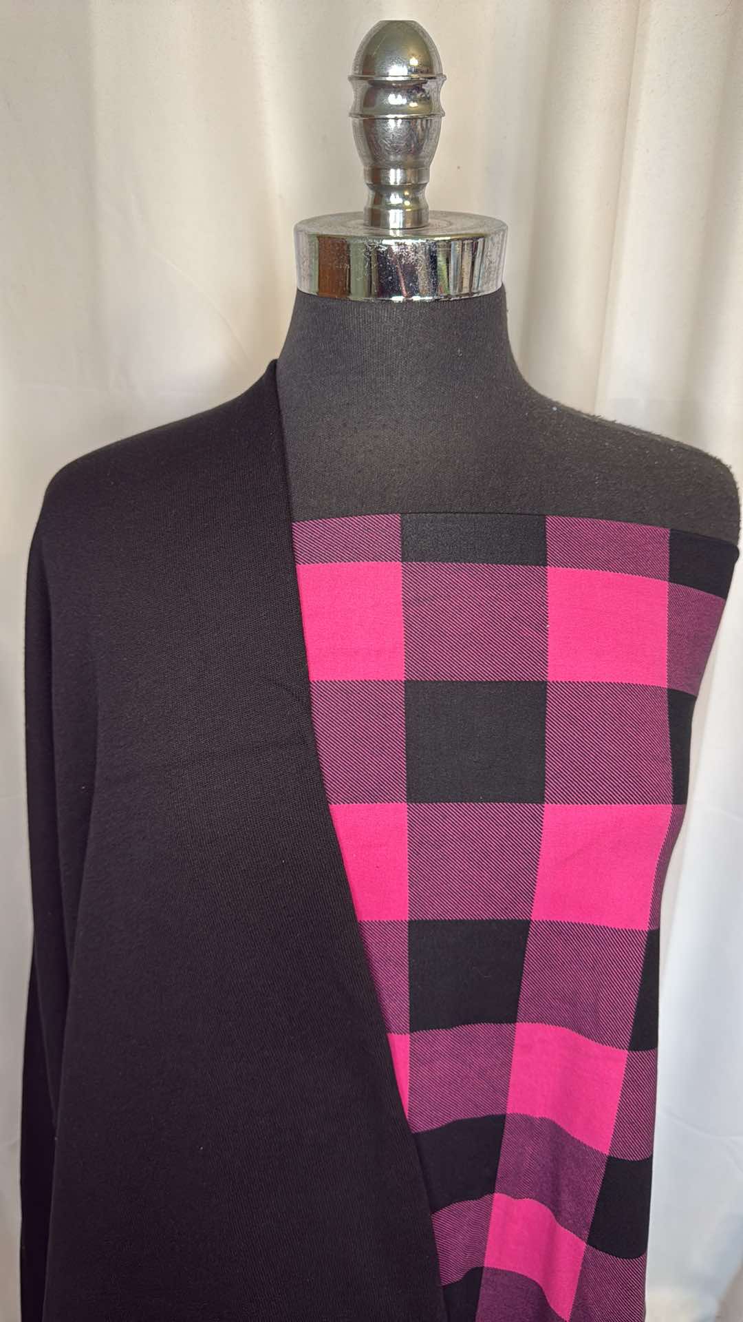 BLACK/FUCHSIA PLAID BUNDLE : 1.5YD Black Sweatshirt Fleece (72" Wide) & 2YD Fuchsia/Black Plaid DBP : A26758