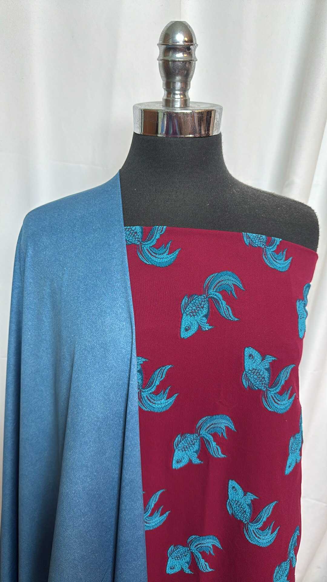 BLUE/RED FISH BUNDLE : 3.5YD Fish Stretch Woven & 1.5YD Blue Light-Weight N/S : A27599