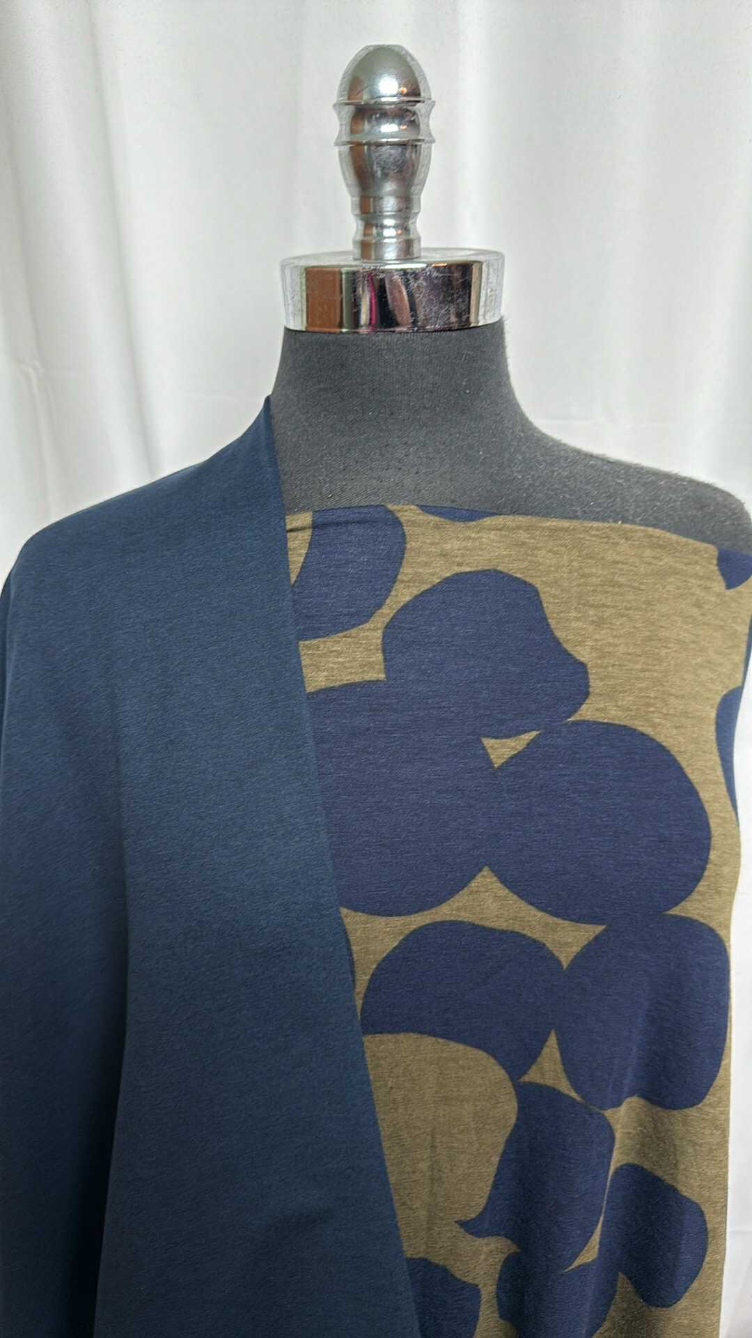 NAVY/CIRCLES BUNDLE : 1.5YD Navy Peached PF & 1.5YD Circles Bamboo/Cotton : A29064