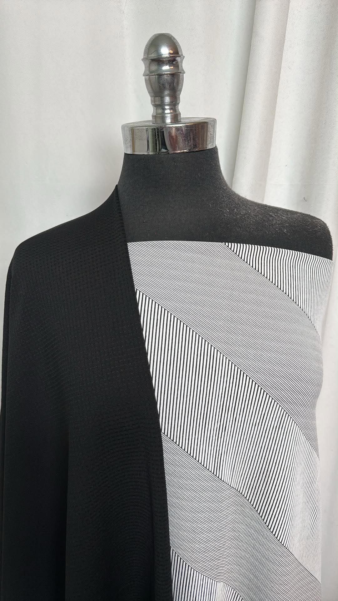 BLACK/TEXTURED LINES BUNDLE : 2YD Black PF Mesh & 1YD Textured Lines PF : A30803
