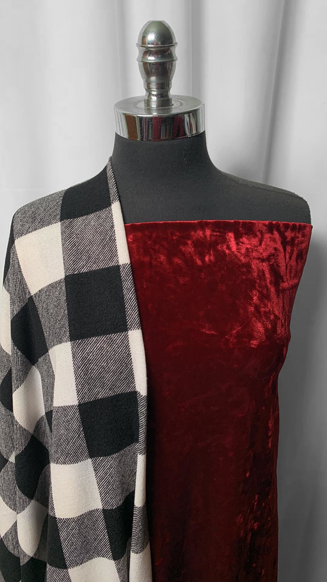 PLAID/VELVET BUNDLE : 2YD Red Crushed Stretch Velvet & 2YD Plaid Hacci SK : A25034