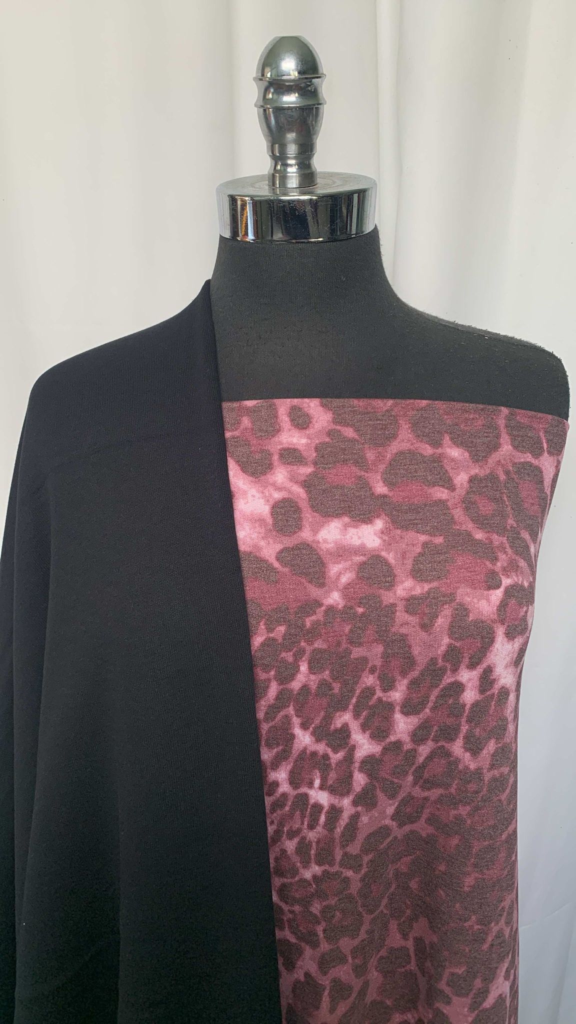 BLACK/MUTED LEOPARD BUNDLE : 1.5YD Black Sweatshirt Fleece & 2YD Muted Leopard PRS FT : A25654