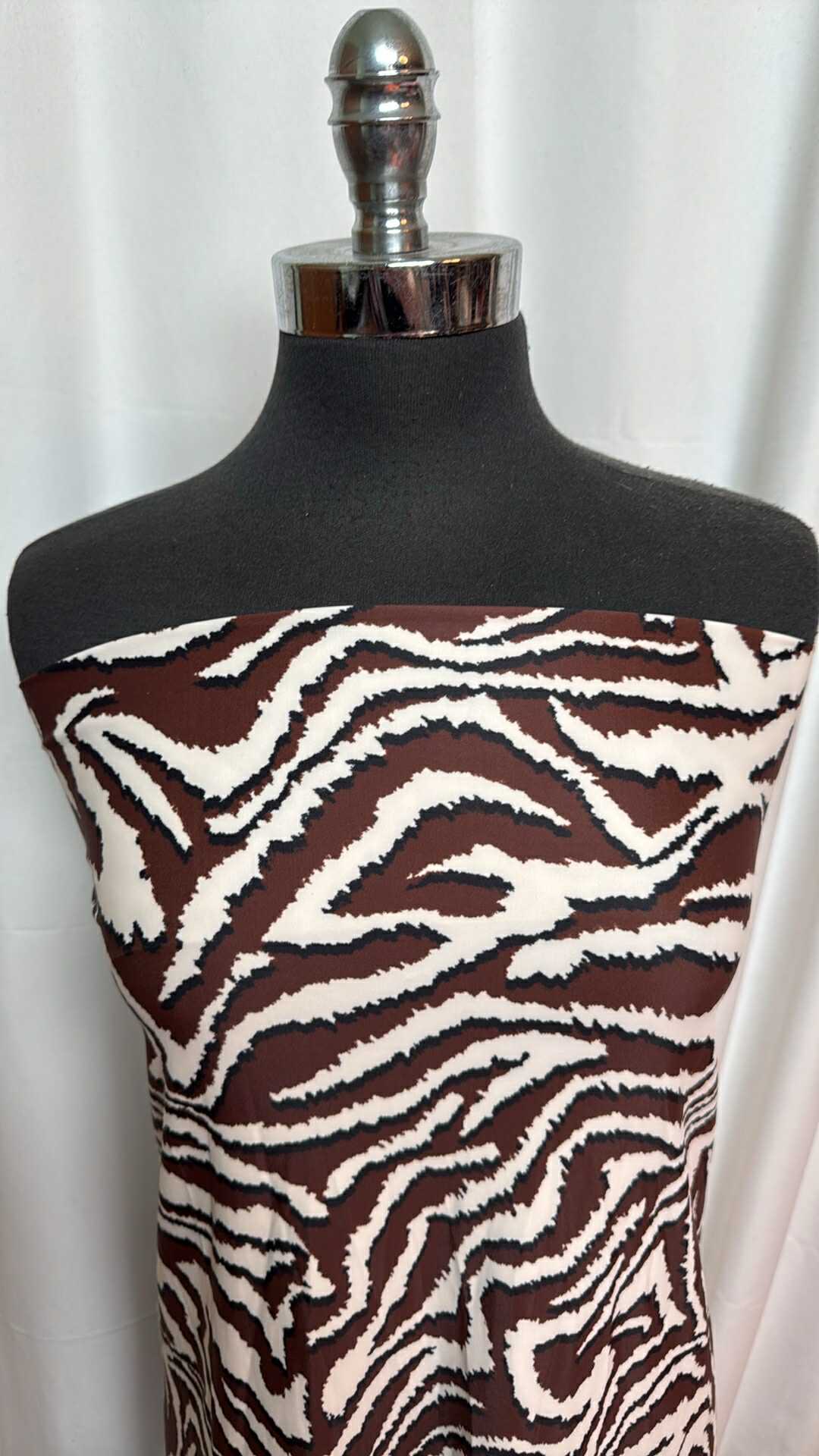 76 - Nylon/Spandex - 1 Yard Cut