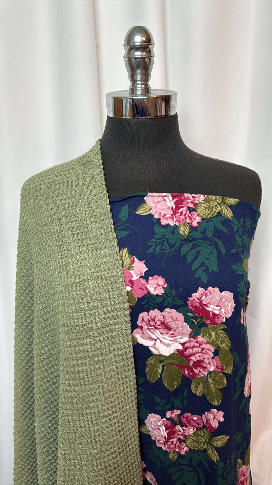 OLIVE PUCKER/NAVY FLORAL BUNDLE : 1+YD Olive Pucker Waffle & 2YD Navy Floral DBP : A26887