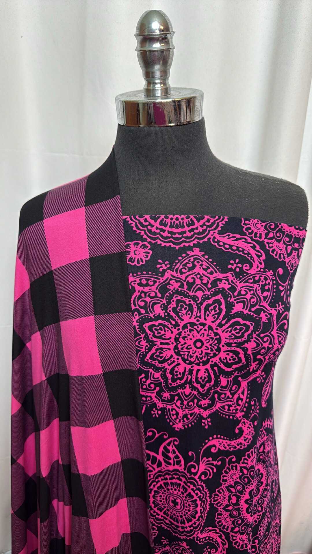 FUCHSIA MANDALA/PLAID BUNDLE : 2YD Fuchsia Mandala DBP & 2YD Buffalo Plaid DBP : A27982