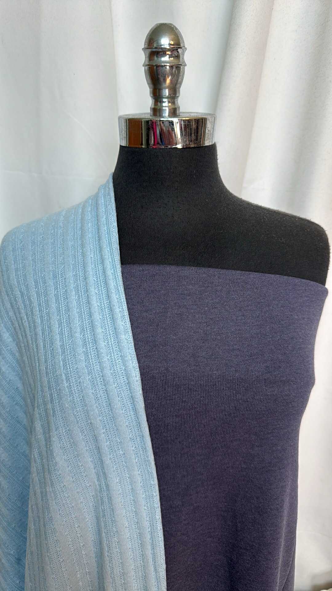 NAVY/BLUE CABLE BUNDLE : 1YD Navy Sweatshirt Fleece (72" Wide) & 2YD Blue Cable Sweater : A28825