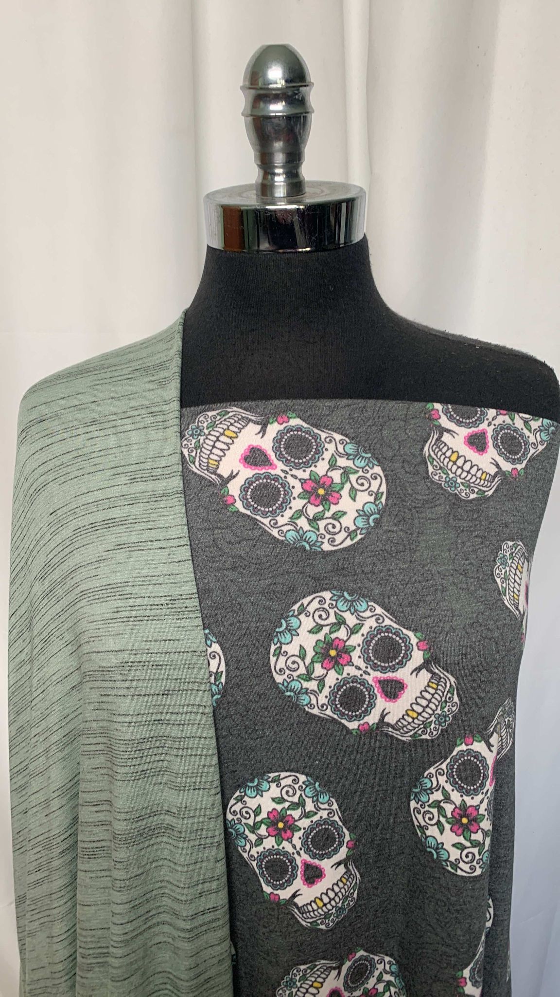 SPACE DYE/SKULLS BUNDLE : 2YD Space Dye PRS FT & 2YD Sugar Skulls PRS FT : A25655