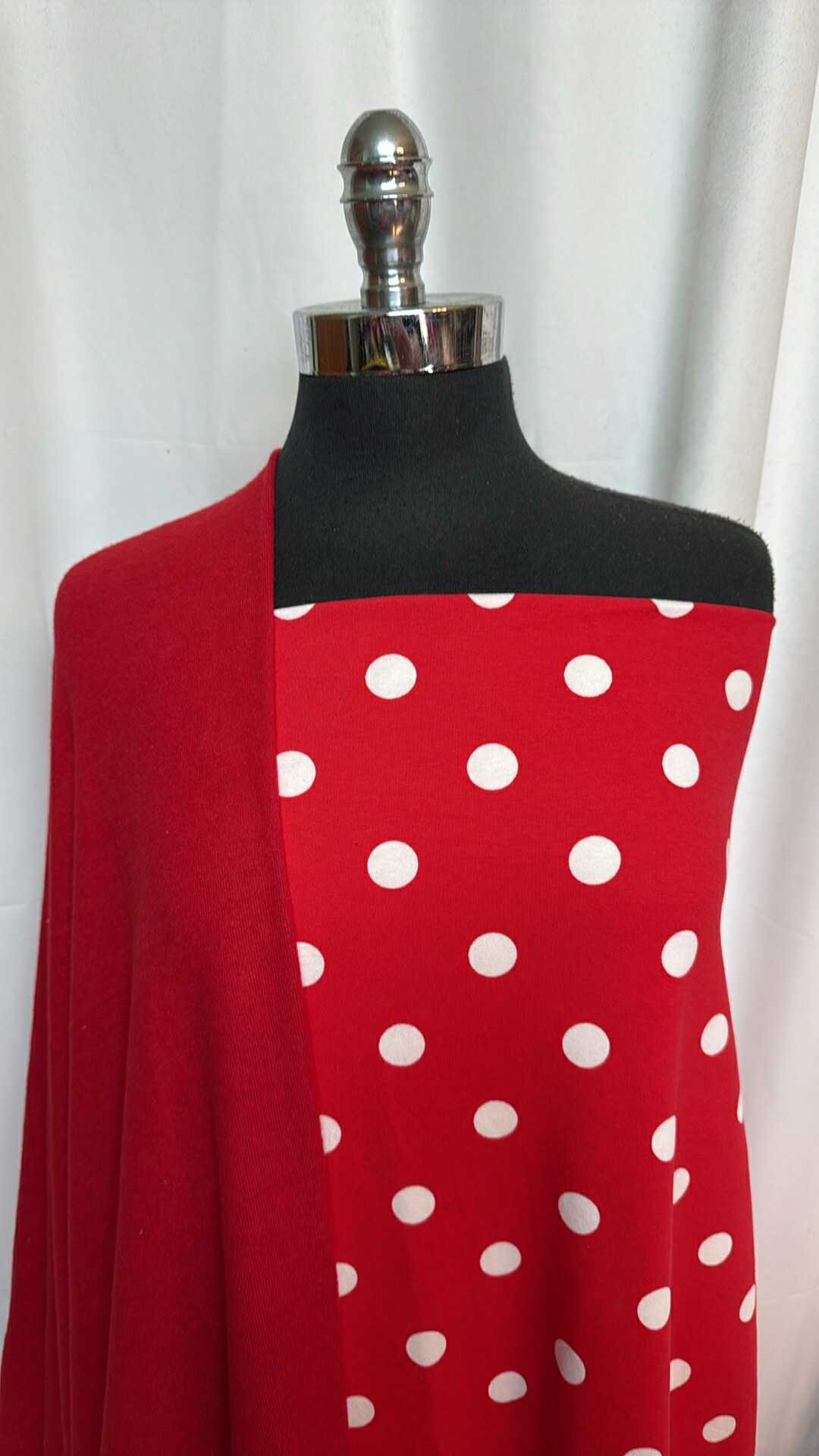 RED/RED DOT BUNDLE : 1.5YD Red Brushed Hacci SK & 2YD Red Dot C/S : A28772