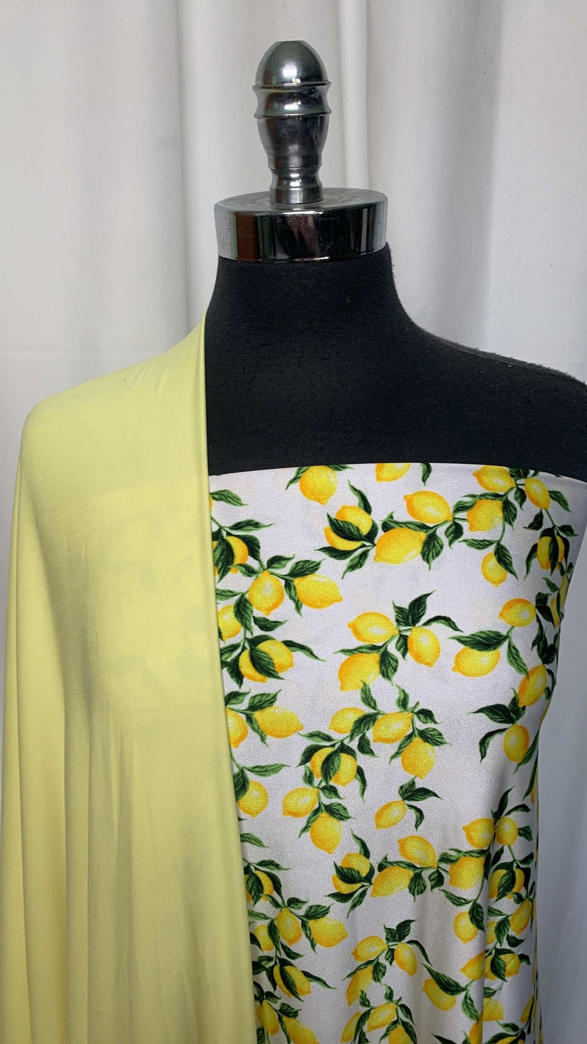 PALE LEMON BUNDLE : 1.5YD Lemons N/S & 1.5YD Pale Lemon Featherweight PF : A25656
