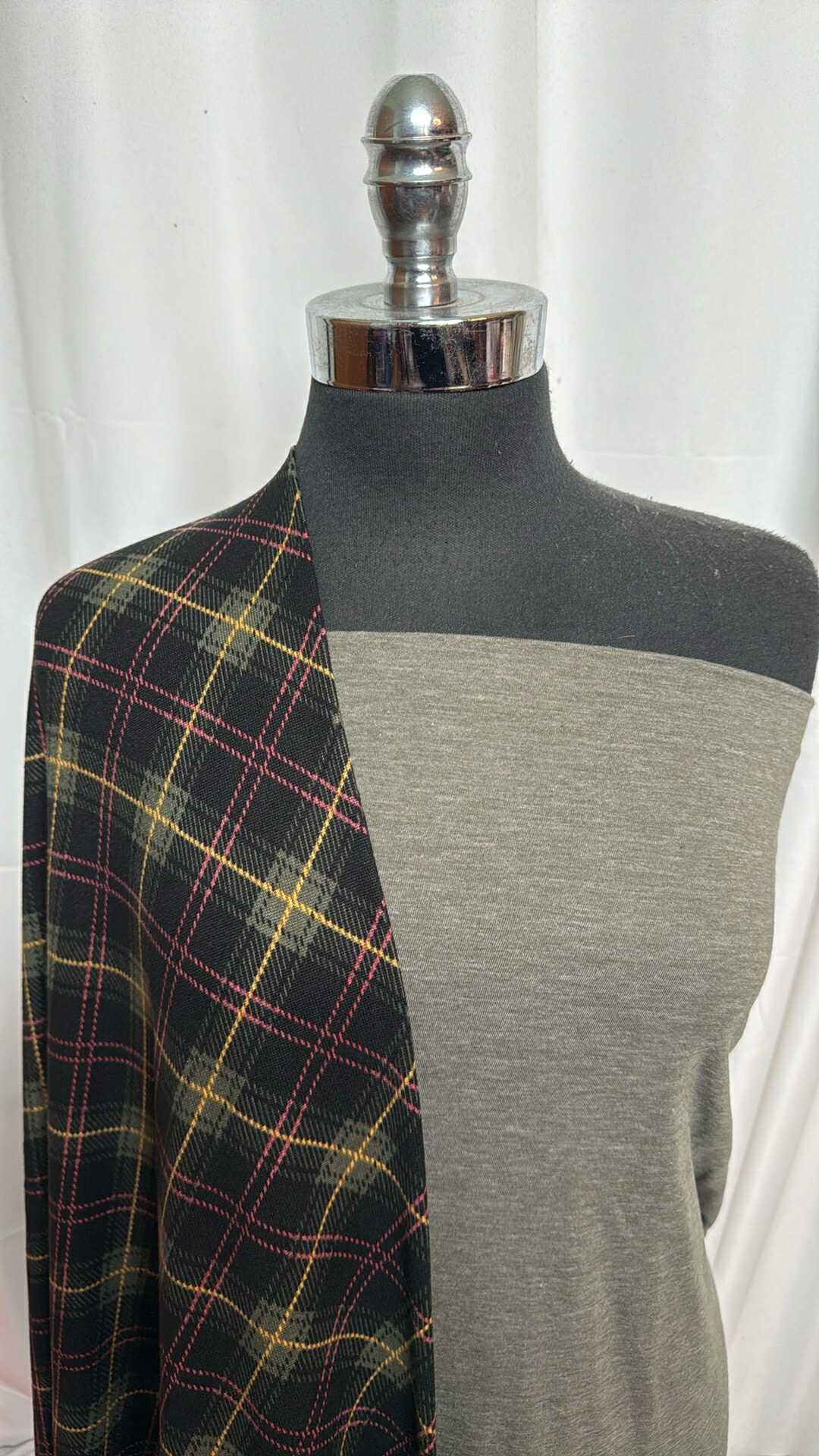 OLIVE ARGYLE BUNDLE : 2YD Solid C/P & 2YD Argyle Oakley SK : A28351