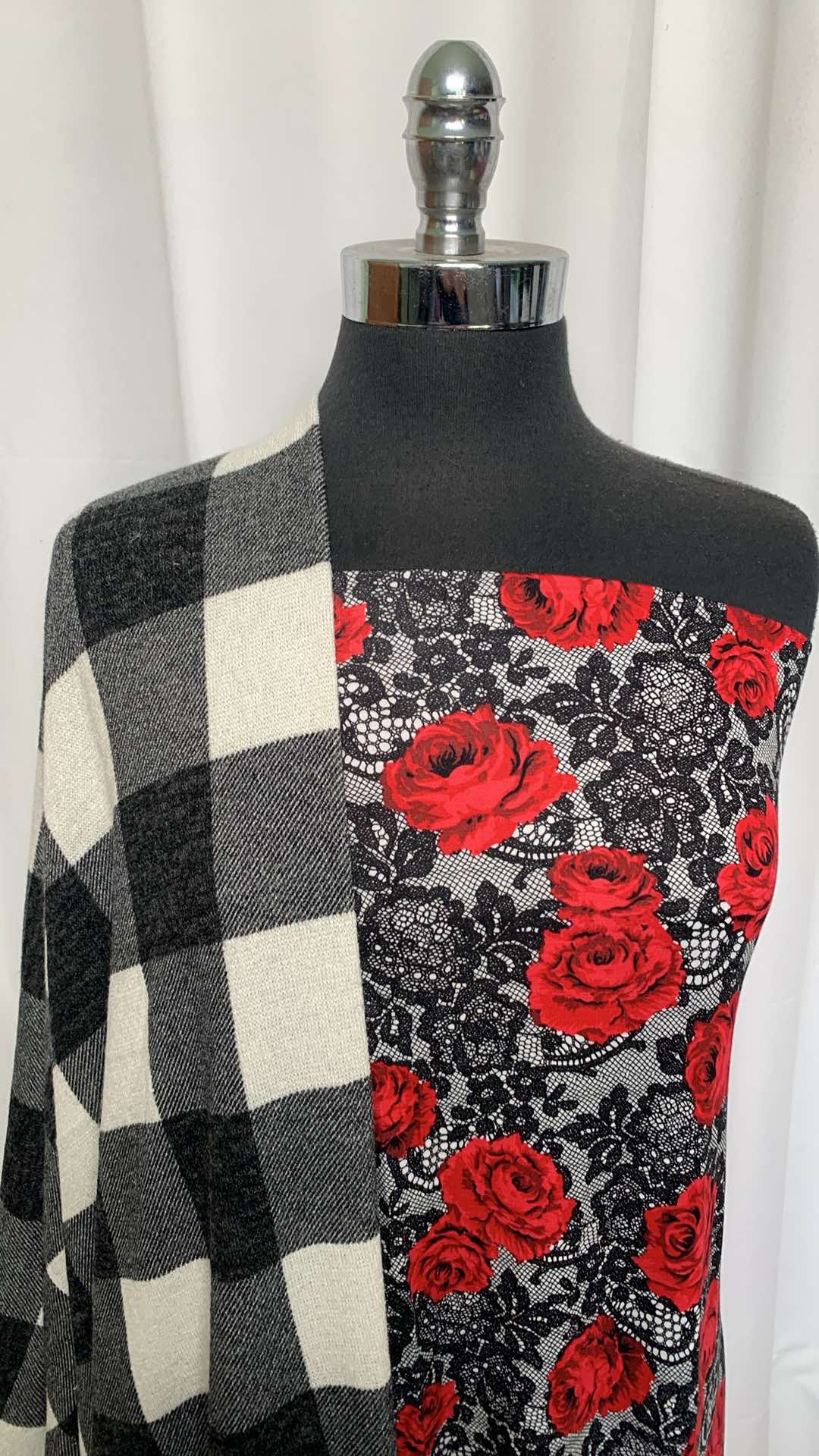 PLAID/ROSES BUNDLE : 1YD Roses/Lace Modal & 2YD Black/Ivory Buffalo Plaid Hacci SK : A25837