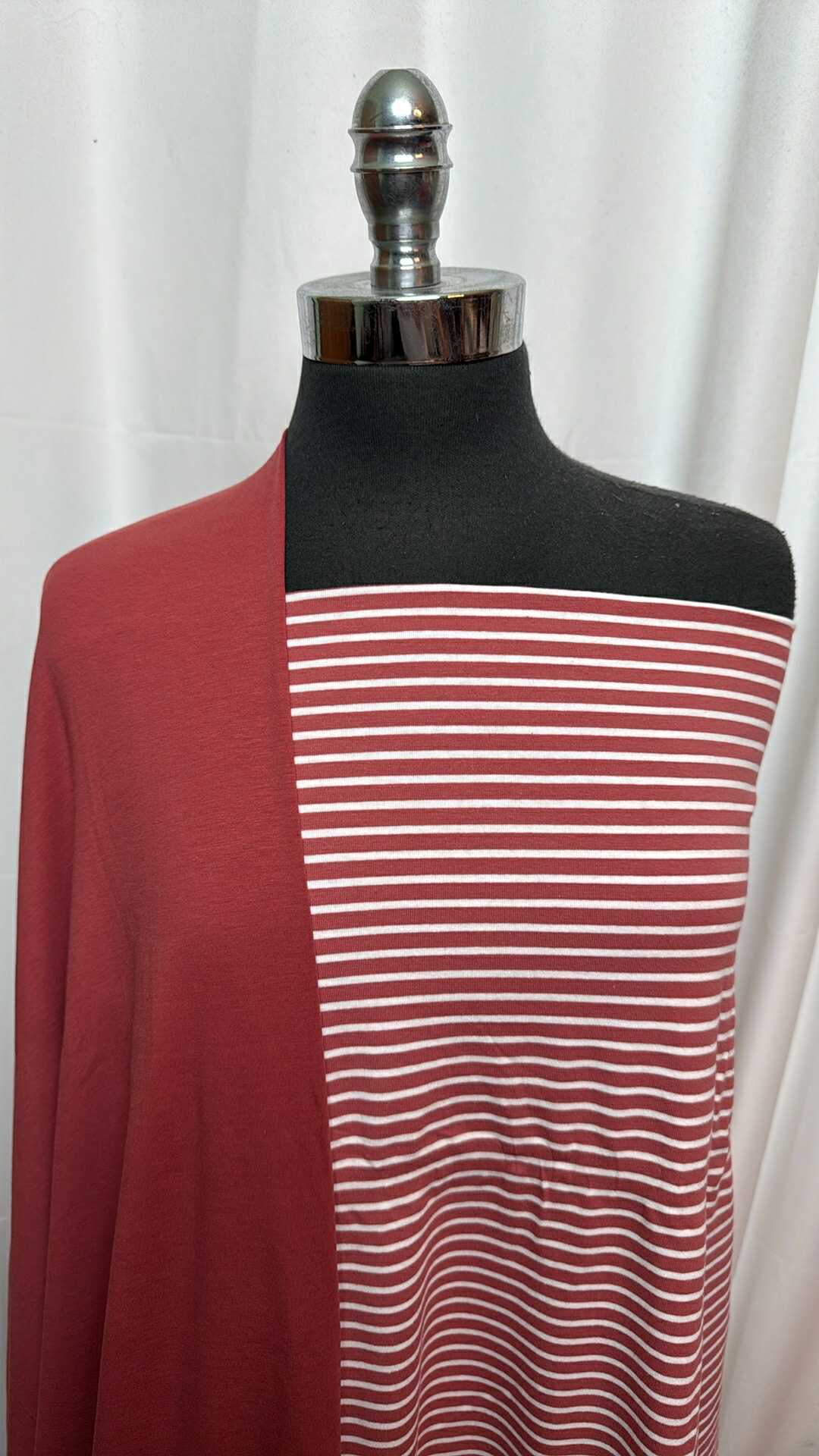 RED STRIPE BUNDLE : 2YD Stripe Organic C/S & 2YD Solid MVC : A27960