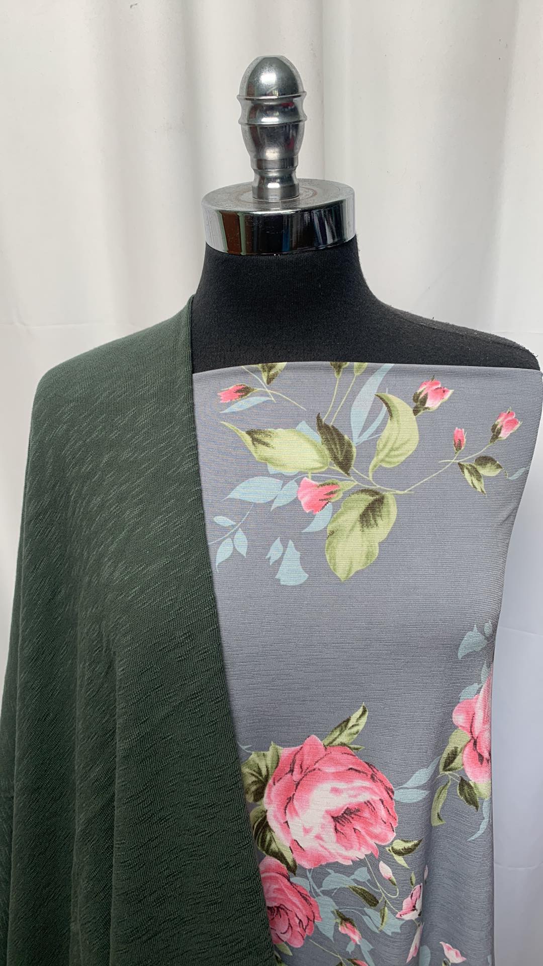 HUNTER/SILVER FLORAL BUNDLE : 3YD Silver Floral Bulgari & 1YD Hunter Heavy Cotton Slub : A25266