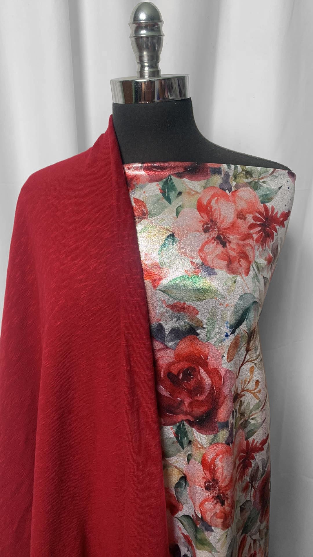 RED/FOIL FLORAL BUNDLE : 1YD Floral Foil PF & 66" Red Heavy Cotton Slub : A2373
