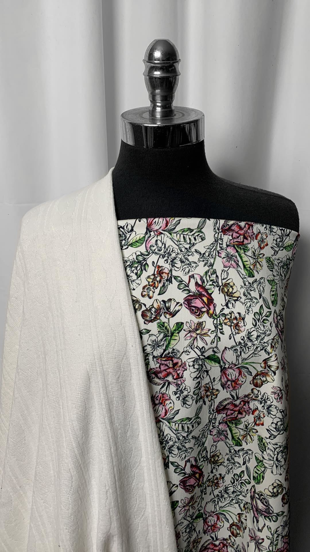 IVORY CABLE/FLORAL BUNDLE : 1+YD Ivory Cable Oakley SK & 1.5YD Floral Stretch Twill : A2315