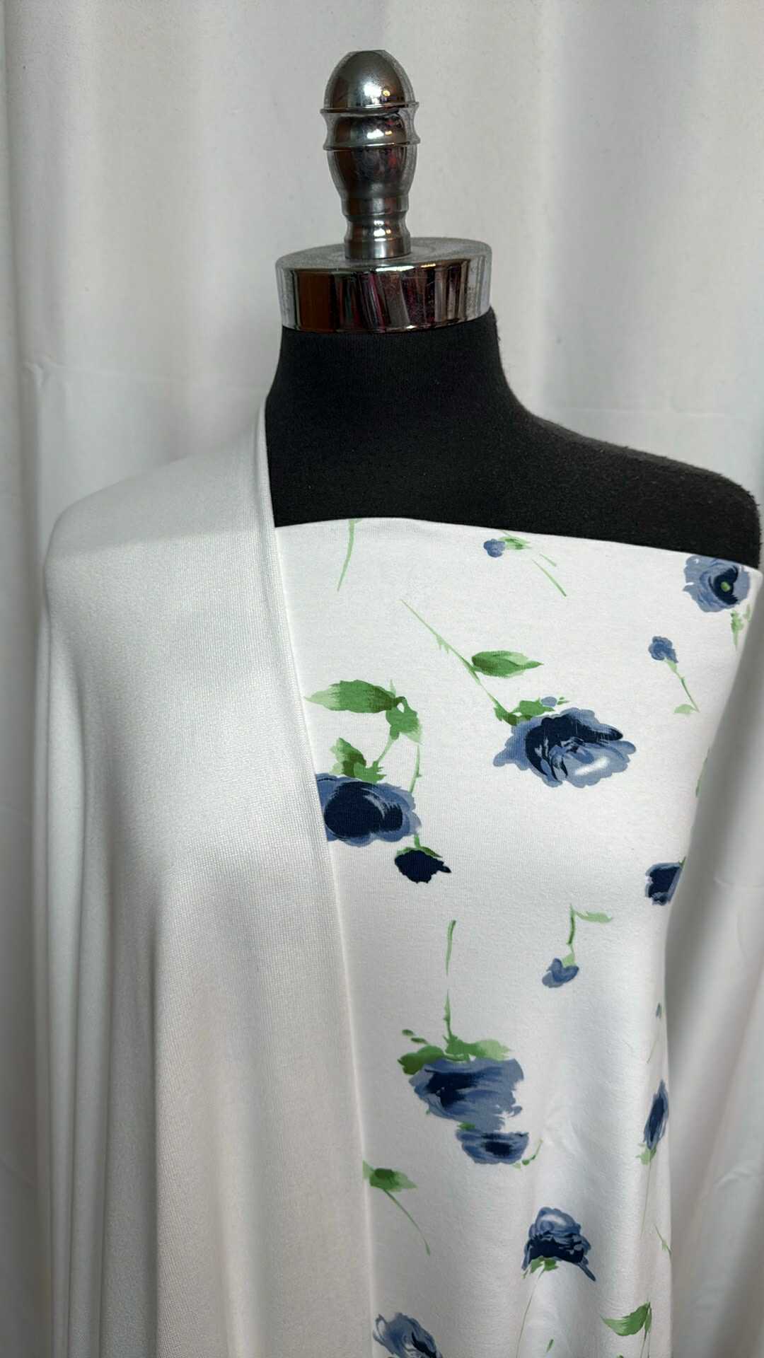 IVORY/BLUE FLORAL BUNDLE : 2YD Ivory Oakley SK & 2YD Ivory/Blue Floral C/S 1x1 Rib : A28460