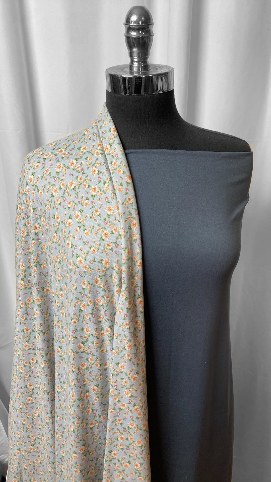 CHARCOAL FLORAL BUNDLE : 2YD Charcoal DBP & 2YD Ditsy Floral Oakley SK : A25011