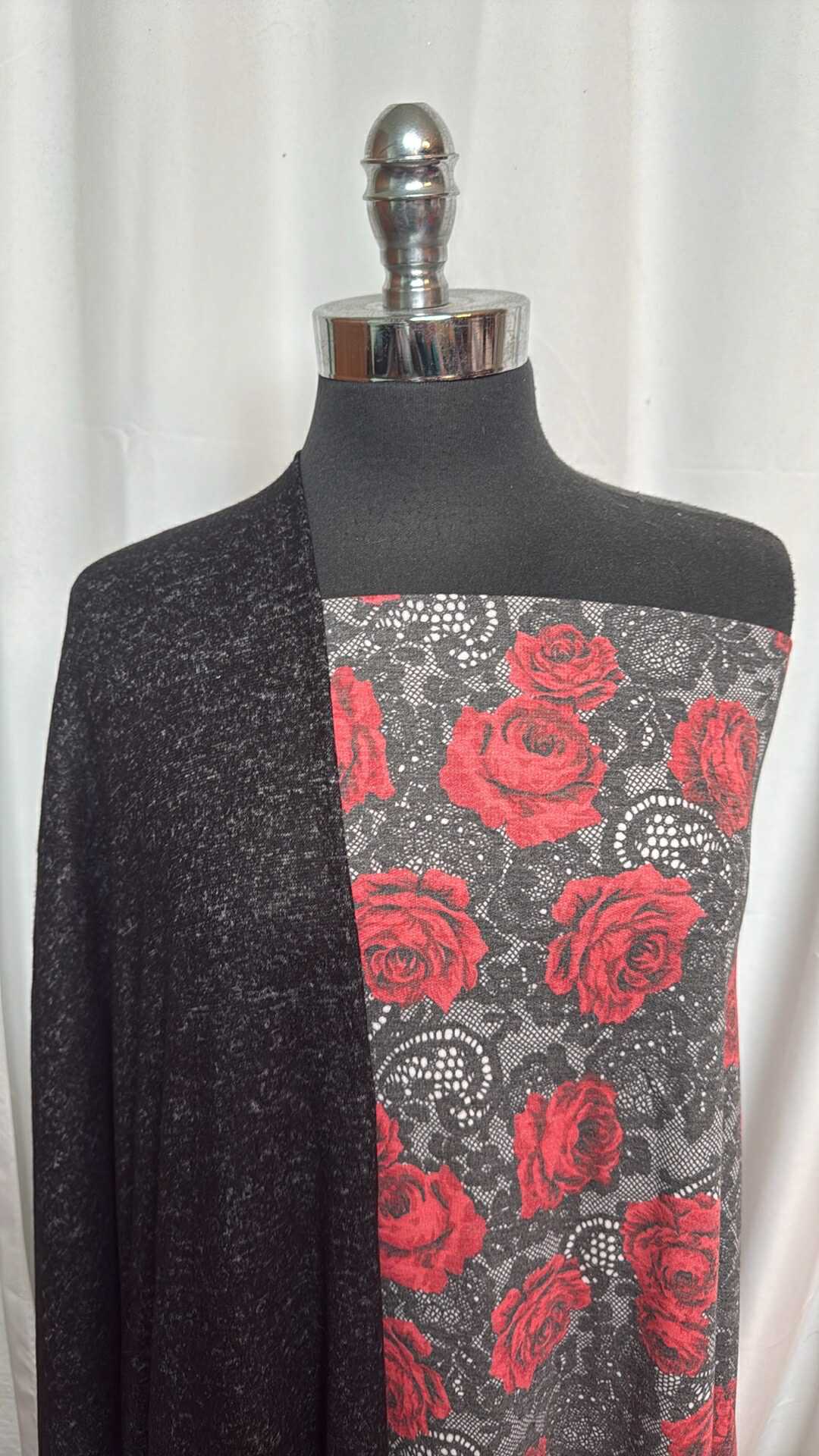 BLACK/ROSES-LACE BUNDLE : 2YD Lace/Floral PRS FT & 2YD Black Brushed Hacci SK : A27954