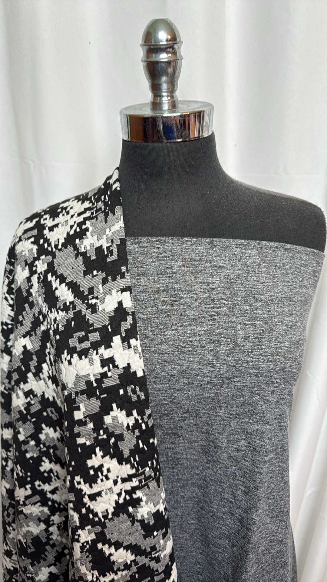 BLACK/WHITE DIGI BUNDLE : 2YD Black/White Digi Quilted & 1YD Black/White Peached PF : A28256