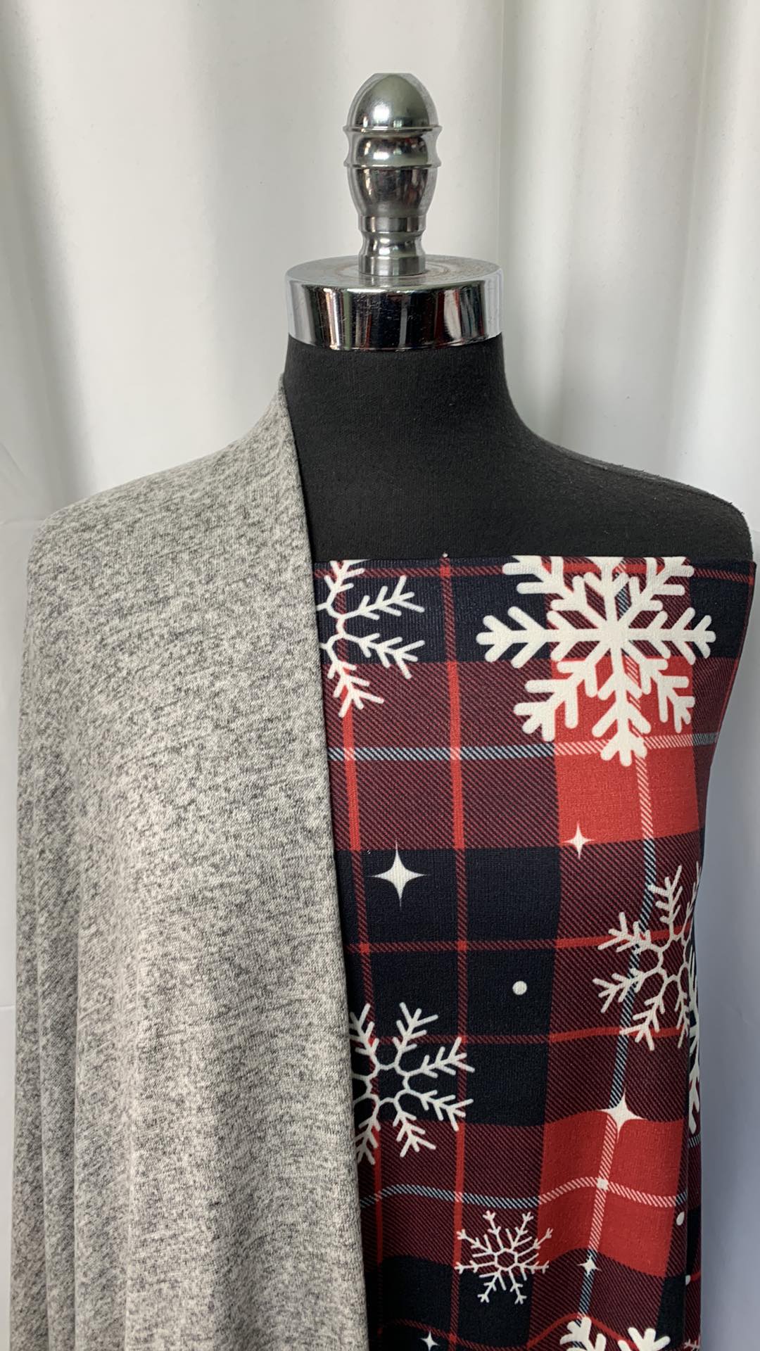 SNOWFLAKE PLAID BUNDLE : 2YD Snowflake Plaid Oakley SK & 2YD Brushed Hacci SK : A1985