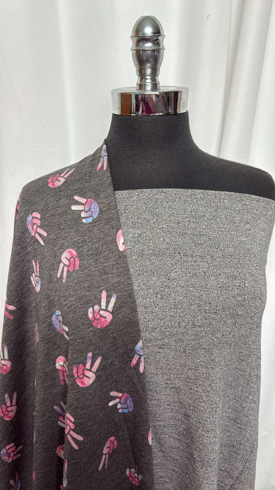 HEATHER GREY/PEACE HANDS BUNDLE : 1YD Heather Grey C/S FT & 1YD Peace Hands PRS FT : A27285
