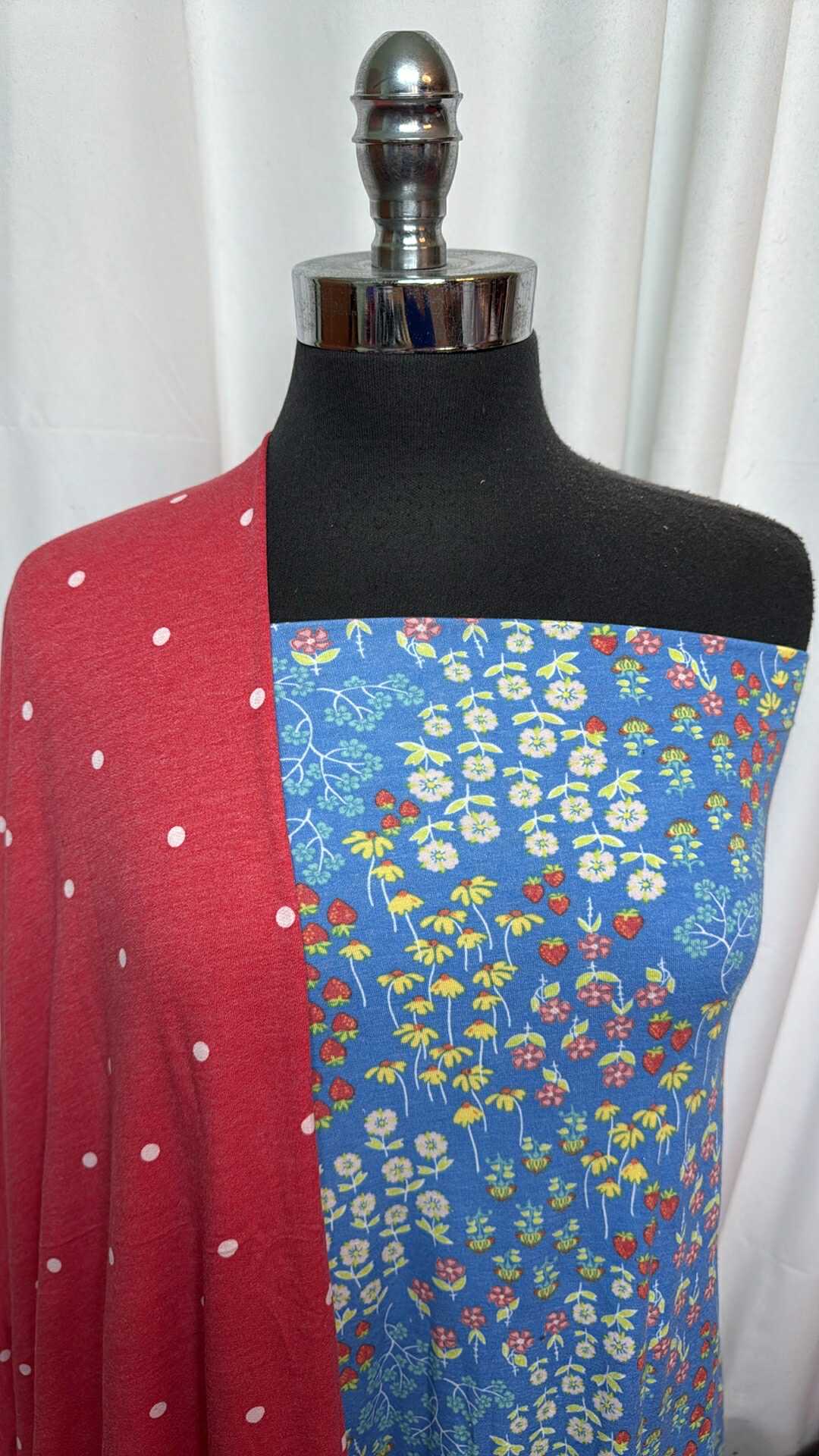 FLORAL-STRAWBERRY/DOT BUNDLE : 2YD Red Dot PRS FT & 2YD Floral/Strawberry PRS FT : A27742